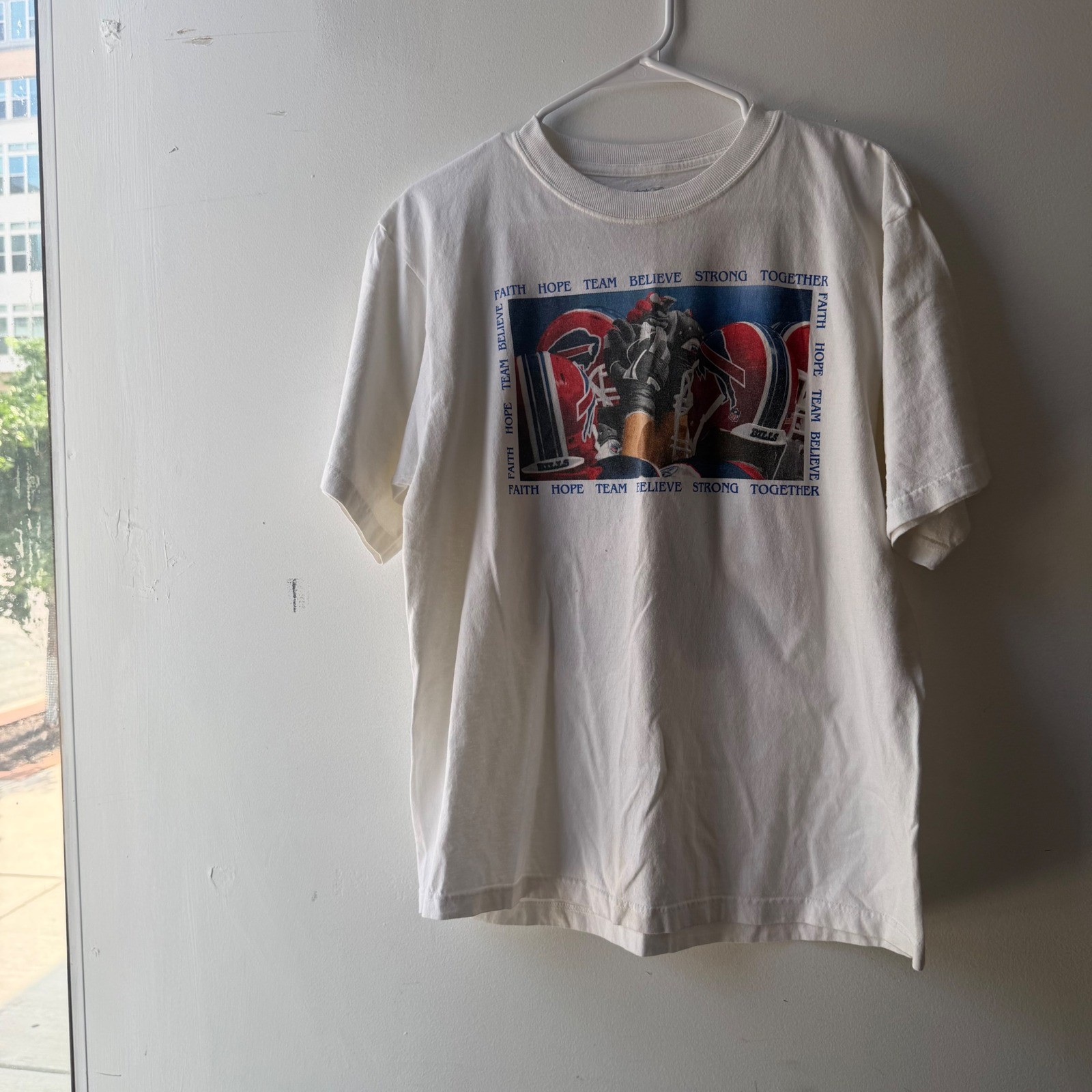 Buffalo Bills Kevin Everett 85 Graphic T-Shirt White Mens Medium Faith Hope Team
