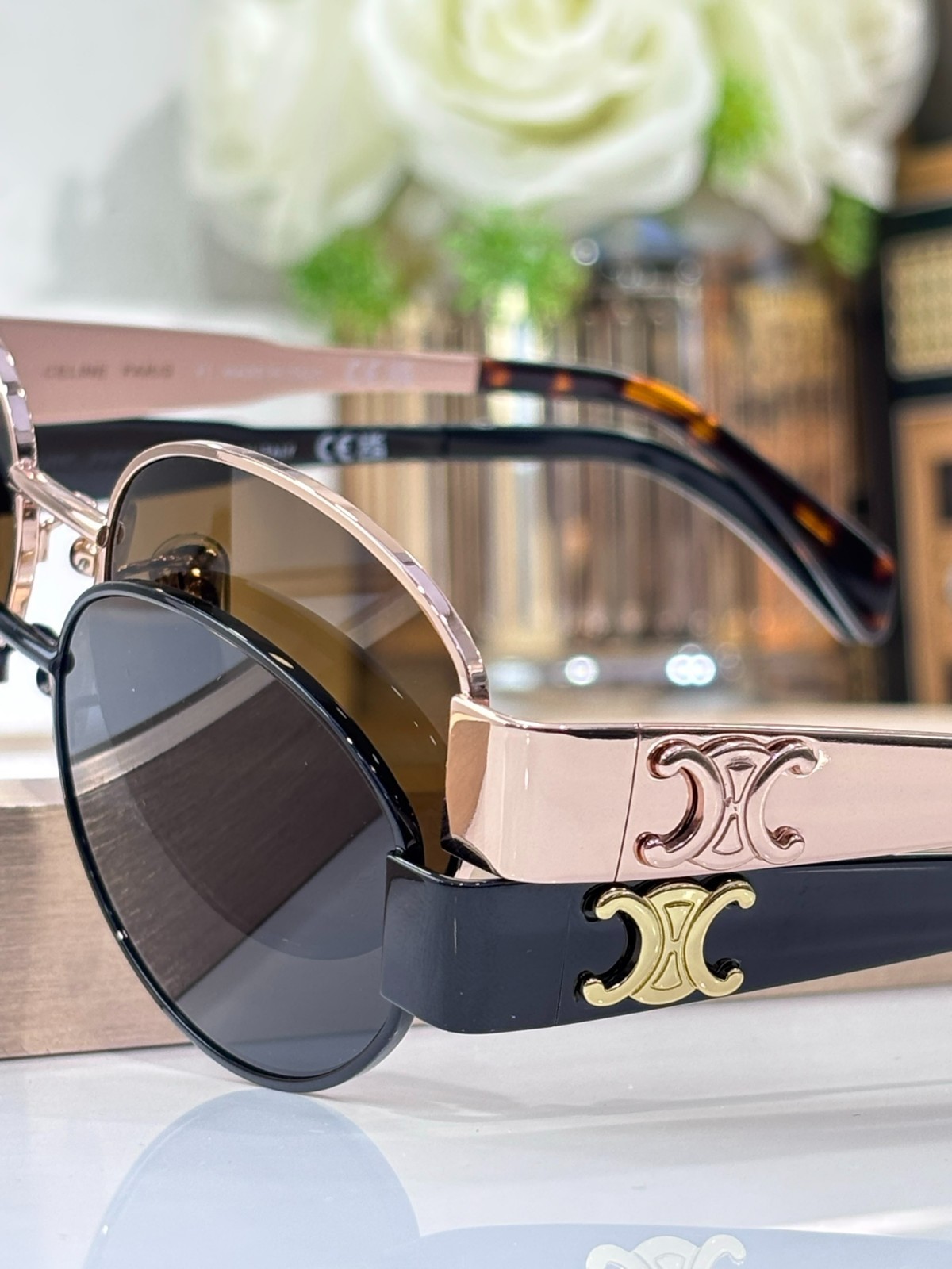 Celine CL40235U Arc de Triomphe Oval Sunglasses Gold Frame 54-18-135