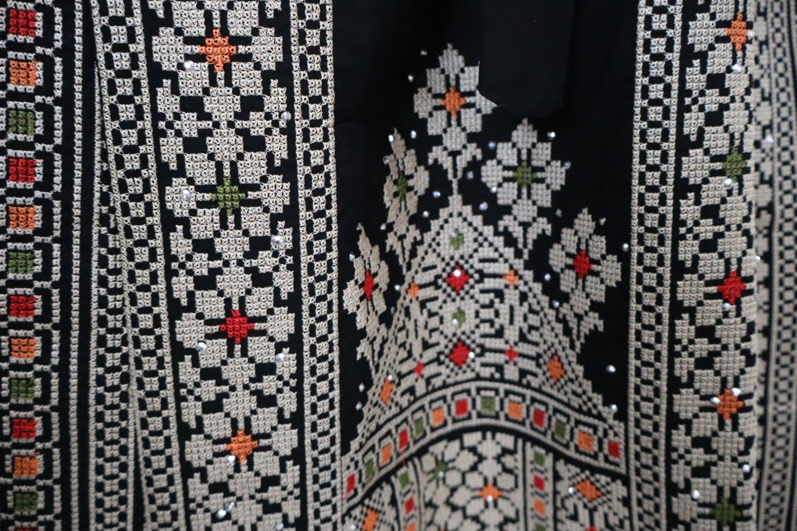 Traditional Palestinian / Jordanian Embroidered Thobe Kaftan Dress Black-JAWHARA