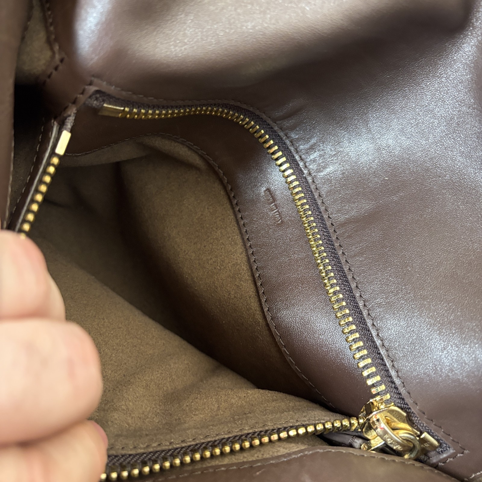 Tom Ford Jennifer Large Brown Calfskin Leather Crossbody Bag 14.25″L/4″W/11″H