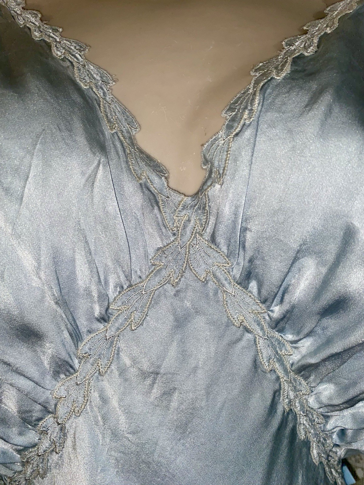 Vtg 40’s RARE sz 42 Tall 60″ Ice Blue SILK Barbizon Ariel Nightgown satin dosche