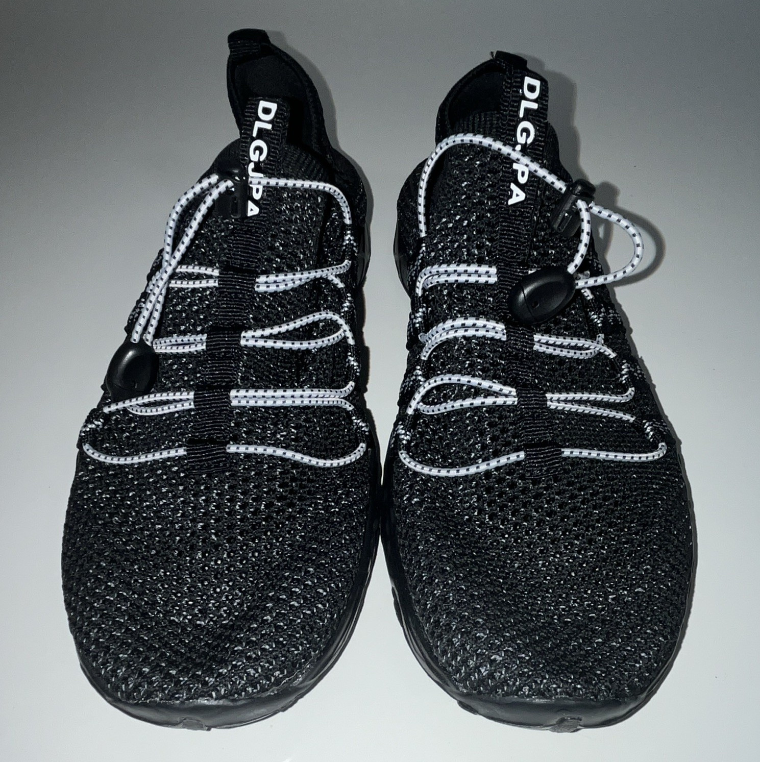 DLGJPA Black Mesh Slip-On Low Top Sneakers Breathable Lightweight Walking