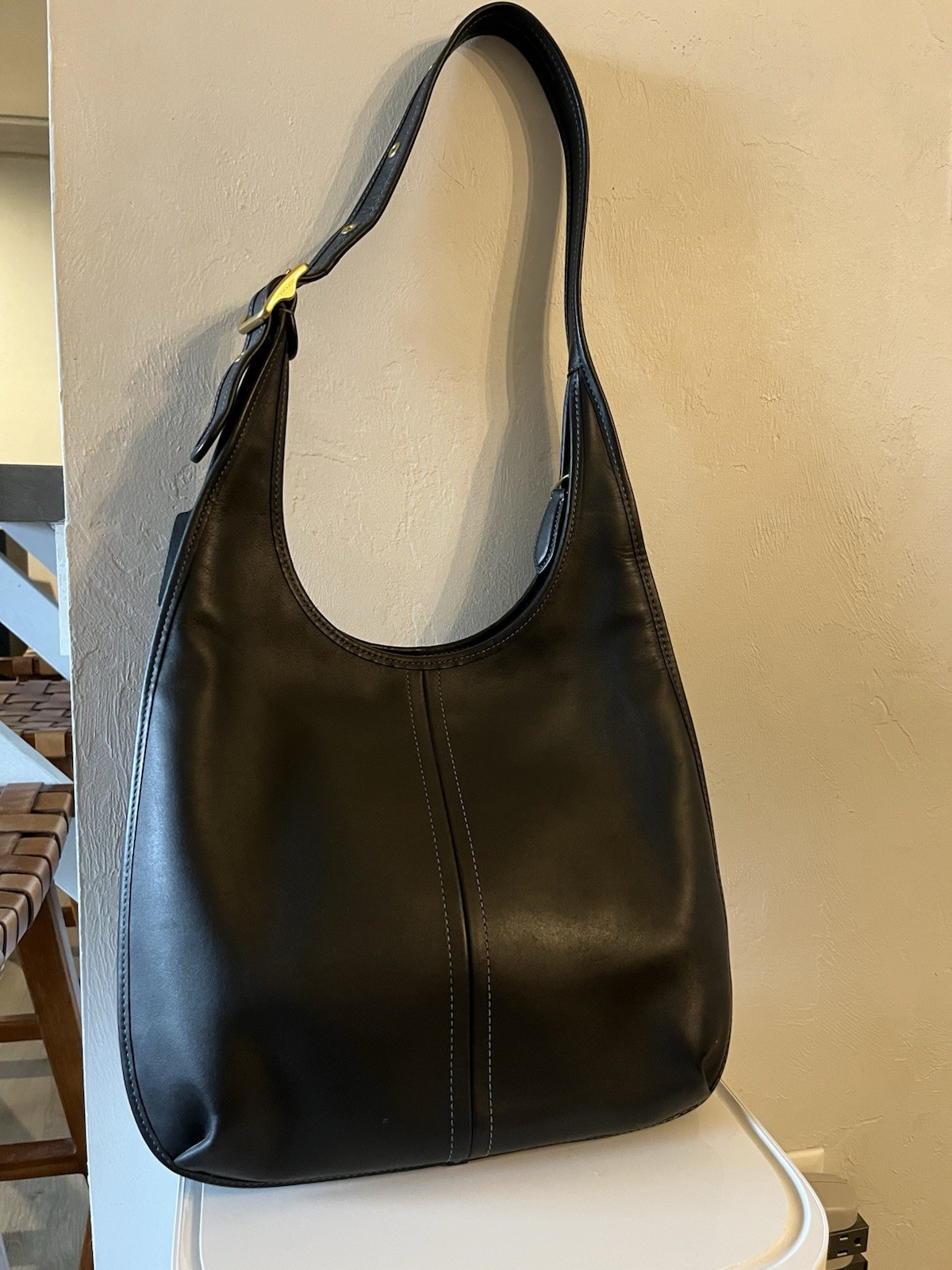 COACH Ergo 33 Black Glovetanned Leather Crescent Shoulder Bag C2265 EUC
