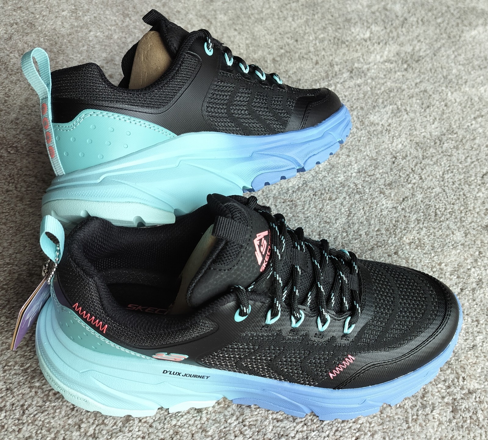 Skechers Sport Women Size 5.5 D’Lux Journey Trail Hiking Shoes Training Sneakers