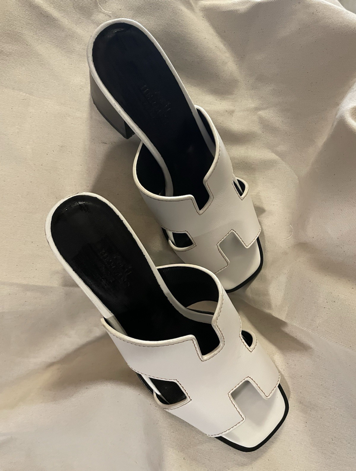 Hermès Women’s White/Black Leather Logo Open Toe Mule Sandals Size 6
