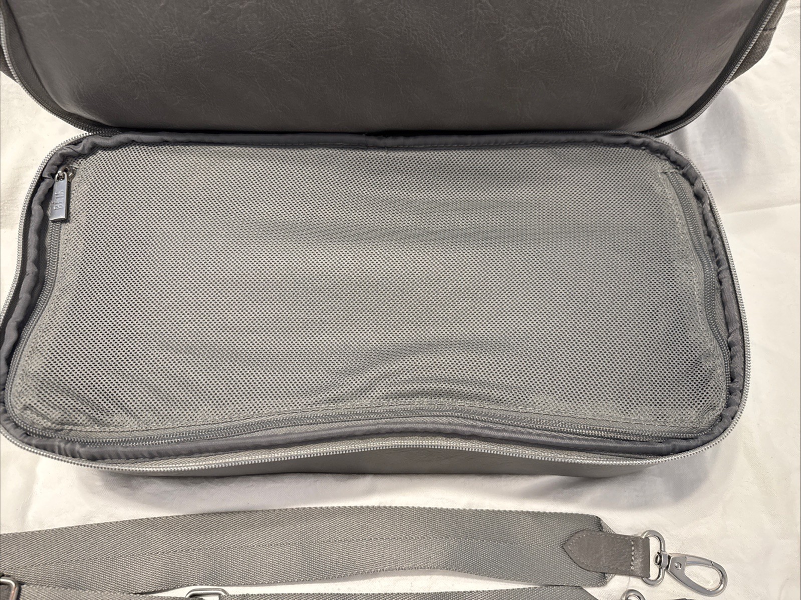 BEIS Gray Weekender Convertible Bag w/Strap 16.5″L x 8.5″W x 13.5″H Clean Unisex
