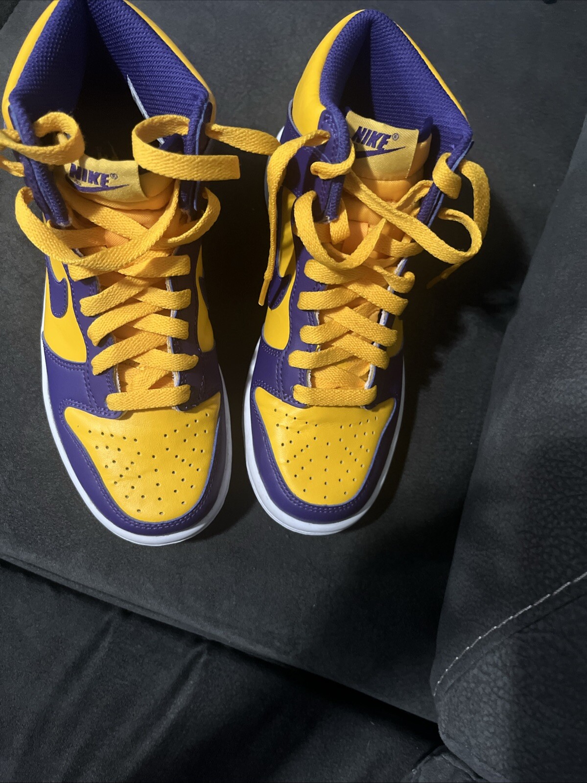 Lakers High Dunk size 4 no box