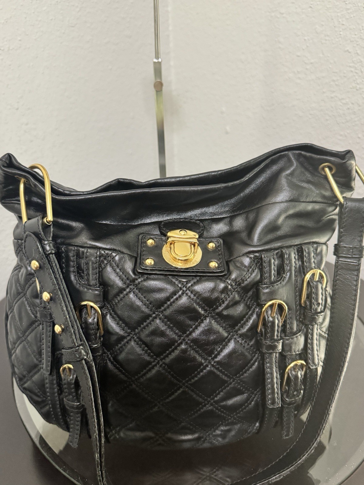 Marc Jacobs Black Quilted Shoulder Bag Hobo Turn Lock Zip Gold Hardware Charm