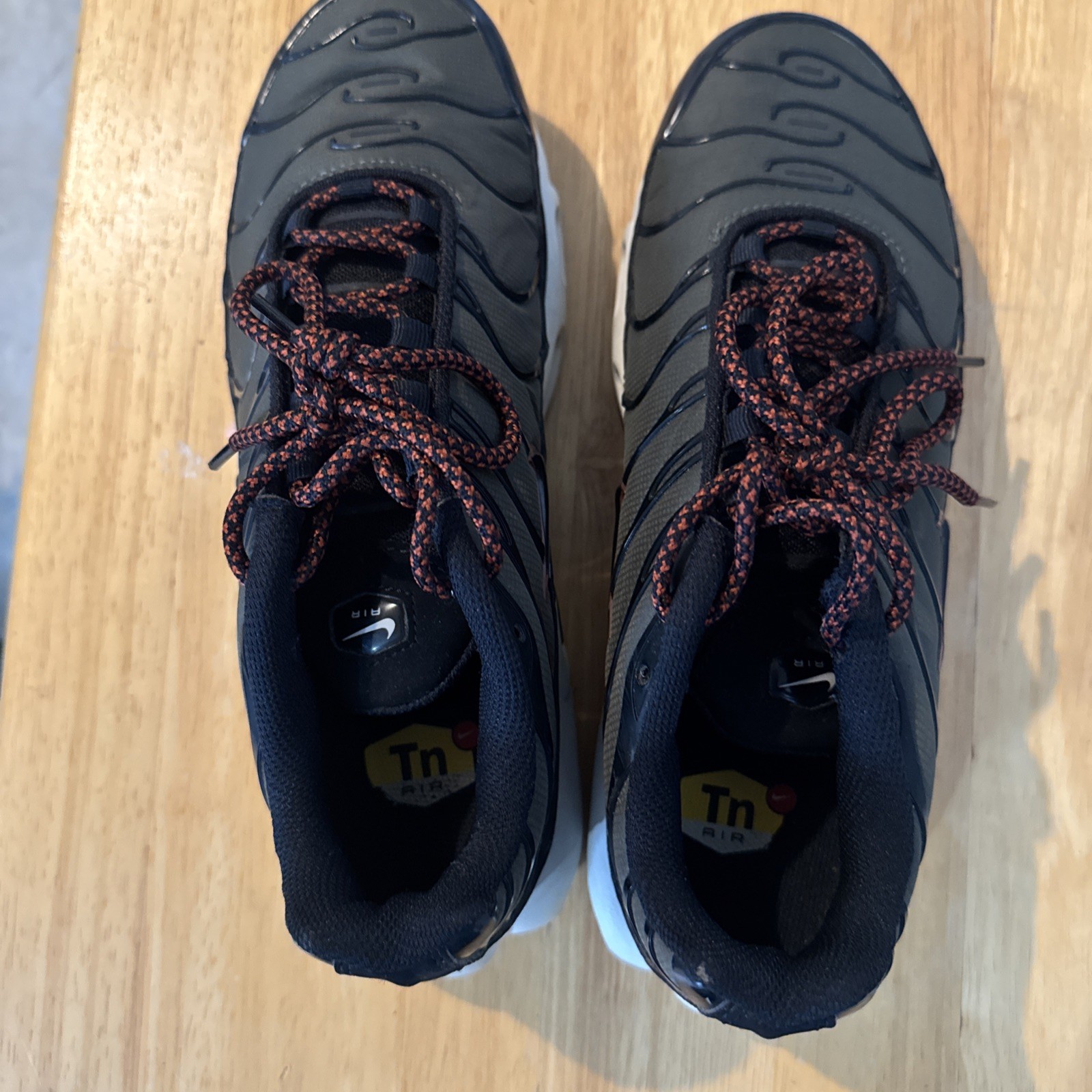 Nike Air Max Plus Athletic Black Green Running Trainer Shoes FB9722-300 Men 7.5