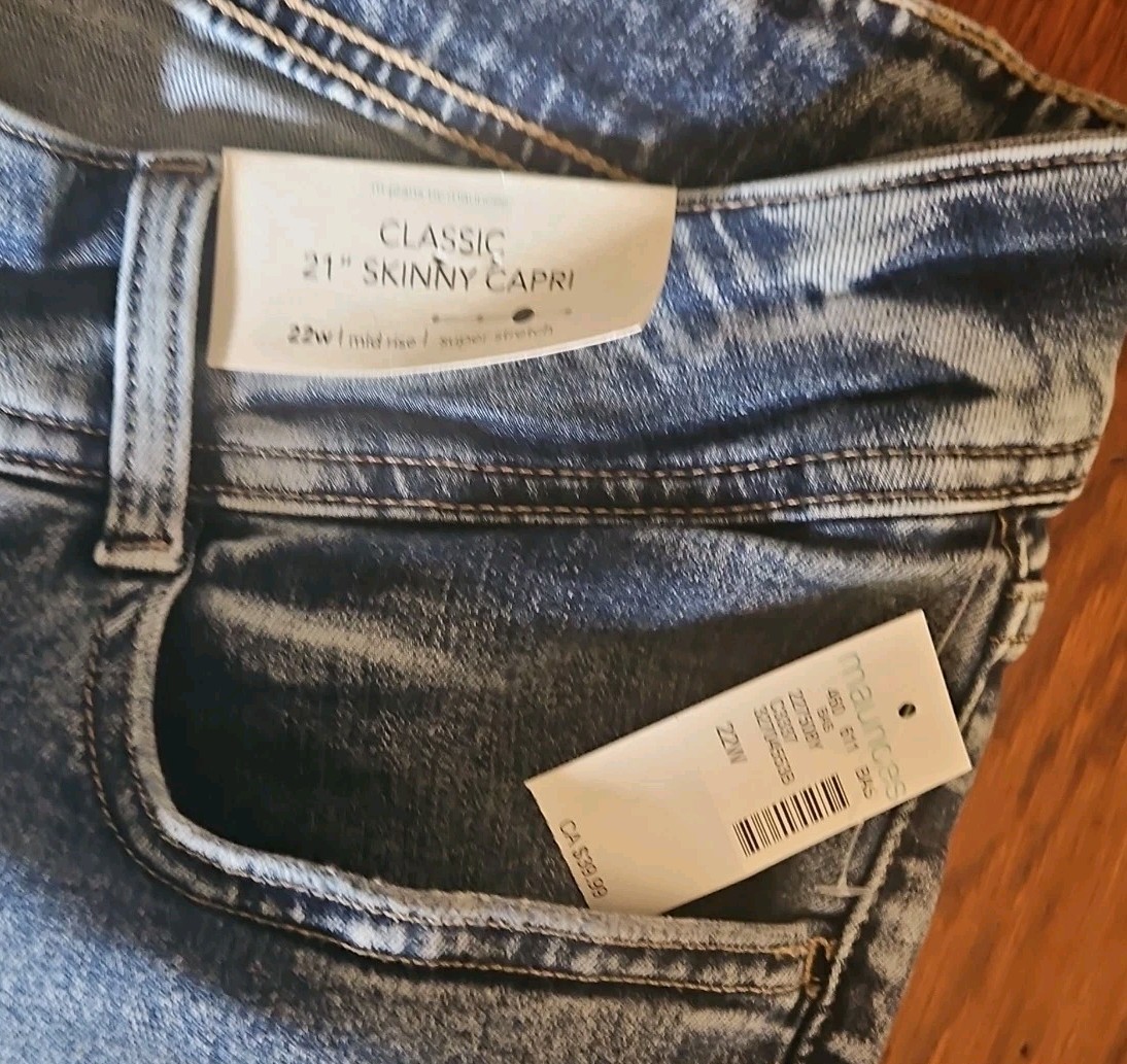 Maurices Classic 21″ Skinny Capris Plus Size 22