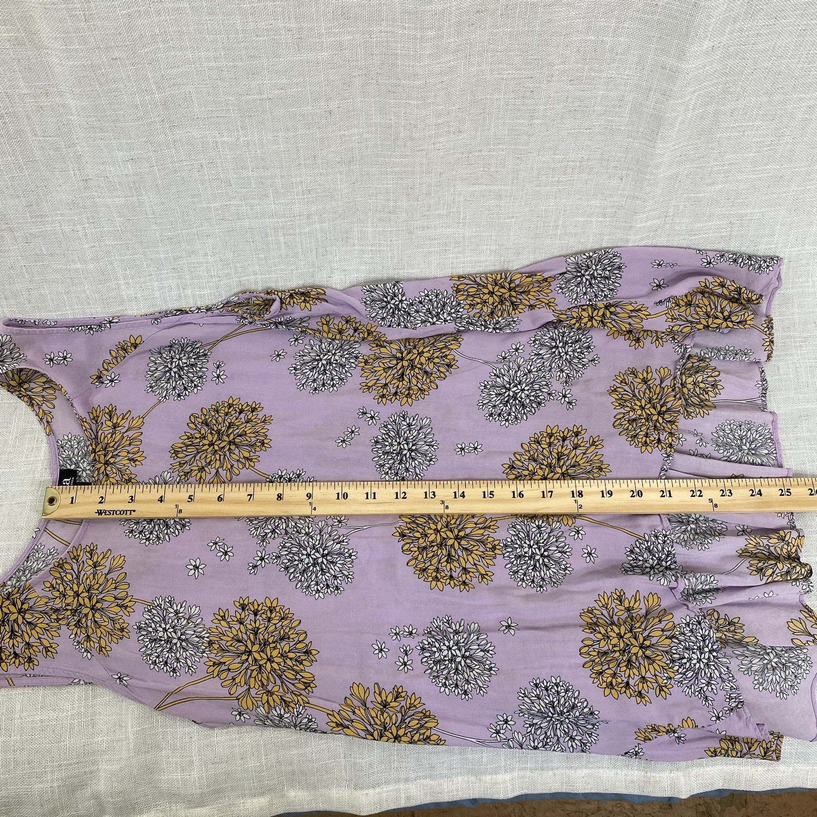a.n.a. A New Approach Tank Top Blouse Womens L Rayon Purple Floral Beach Fairy