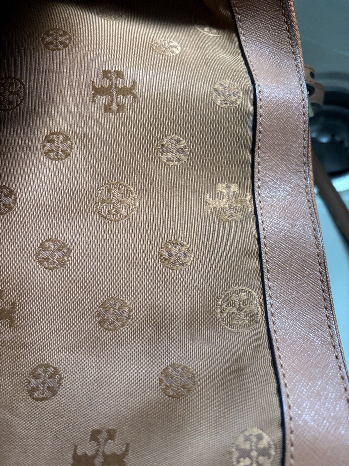 Tory Burch Tan Saffiano Leather Robinson Large Briefcase Tote 19”x11”x6” GUC