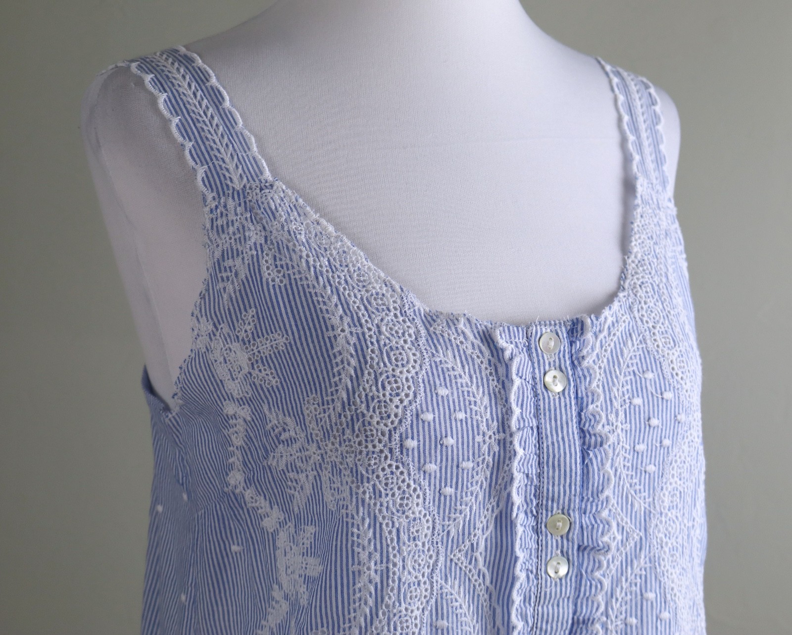 SUNDANCE Catalog NWT Lea Kerchief Camisole Embroidered Eyelet Tank Top Size XS
