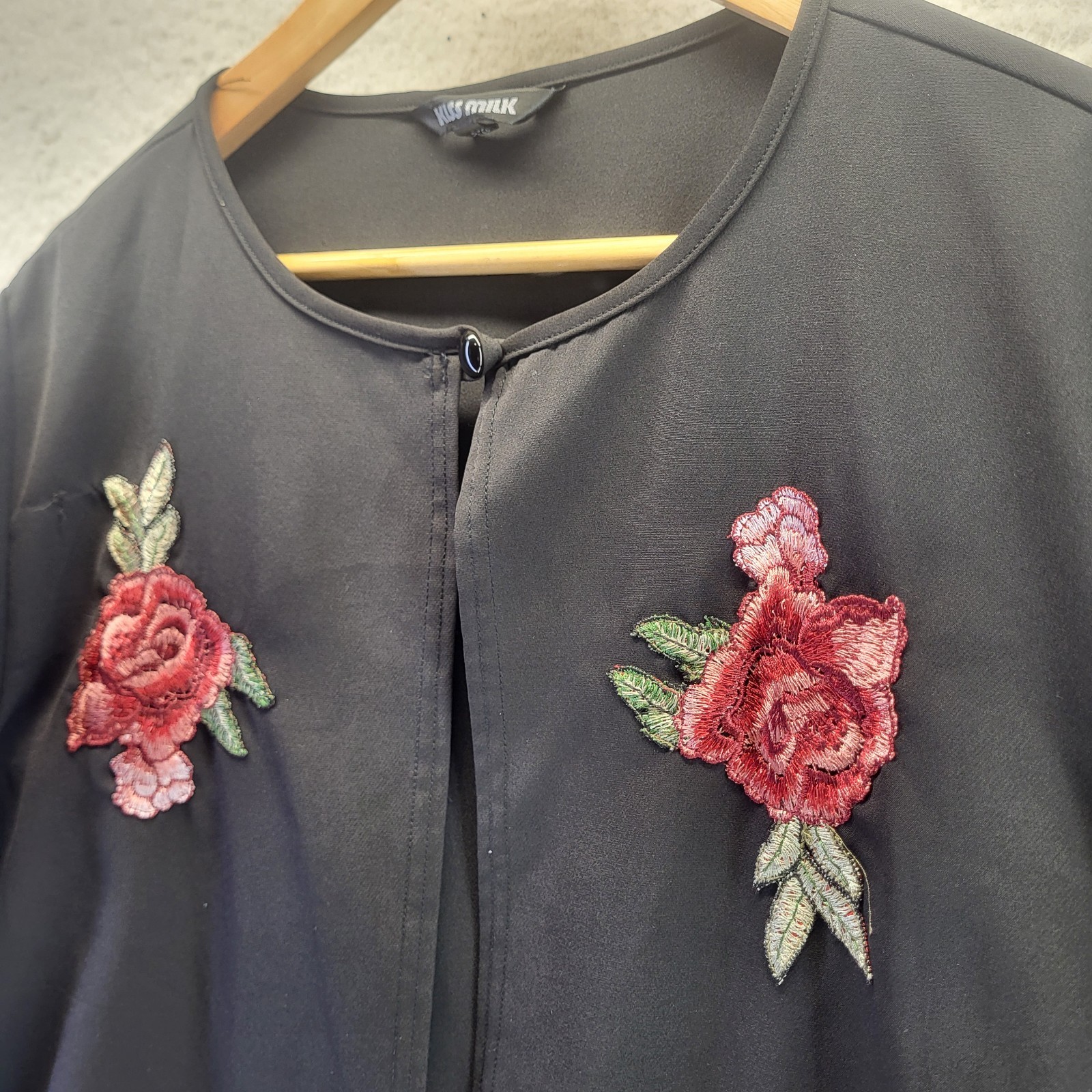 KISS MILK Cape Coat Womens Size 22 Jacket Black Rose Embroidered Sleek