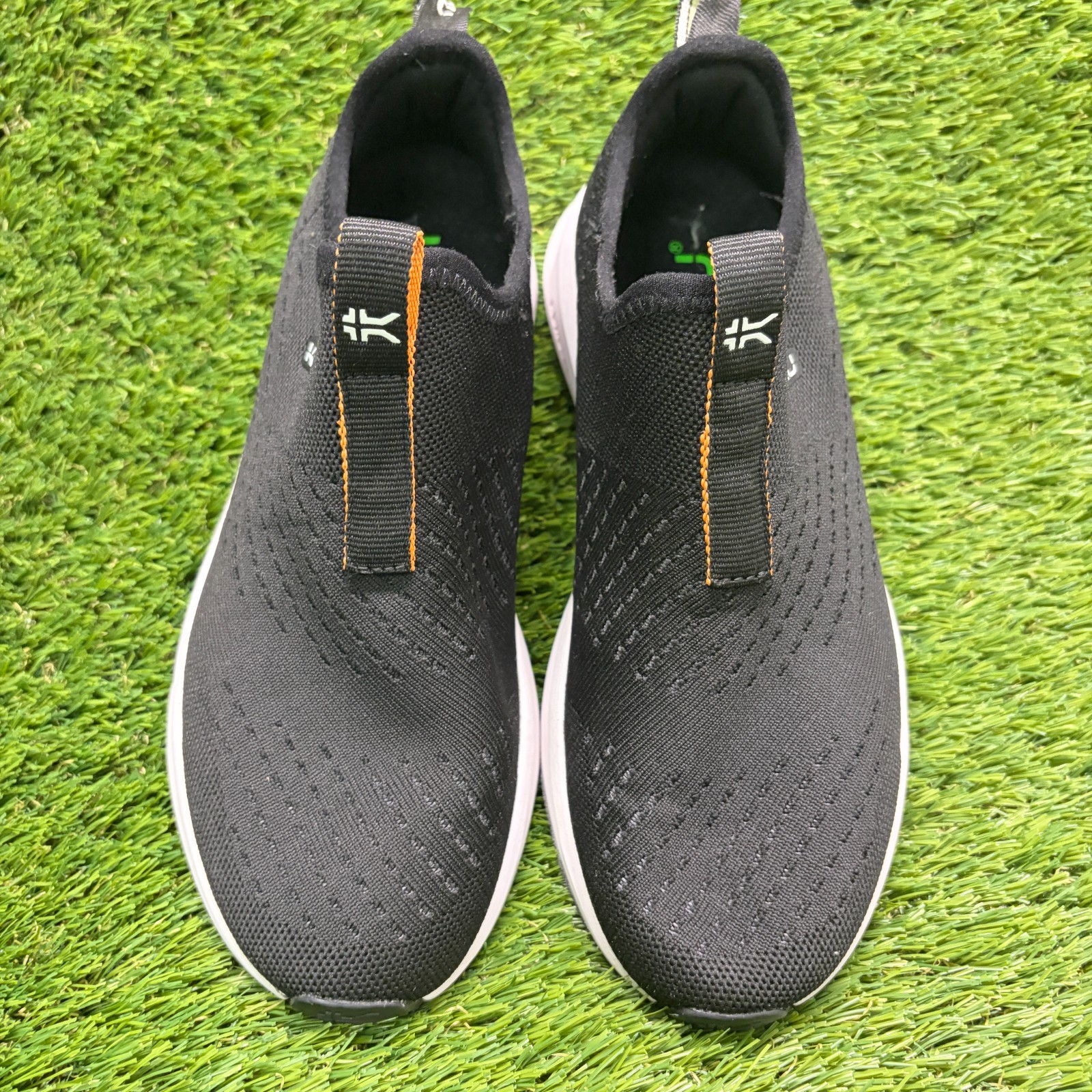 Kuru Atom Womens Size 7 Black White Athletic Walking Slip On Shoes Sneakers