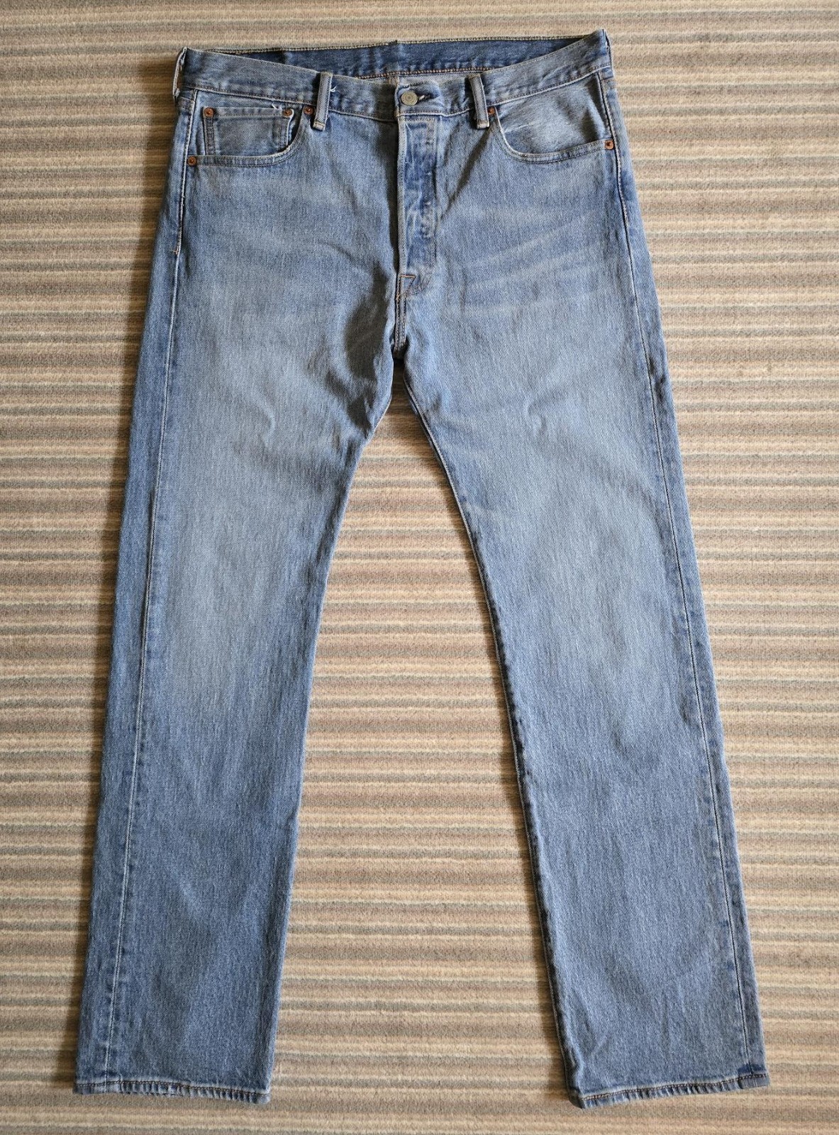 Levis 501 Stonewash Blue Jeans, W33/34 L32, Very Good Condition!