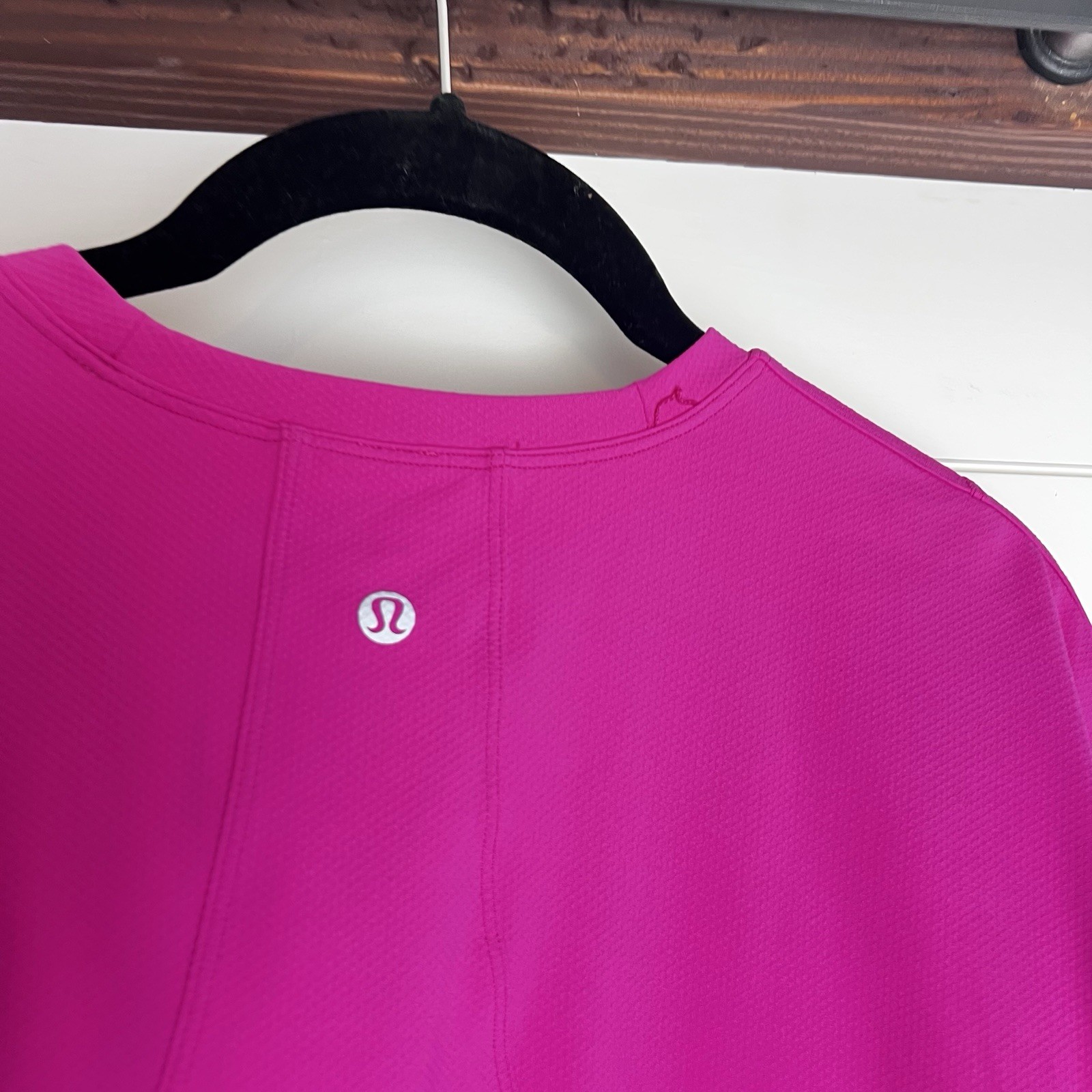 Lululemon Abrasion-Resistant Training T-Shirt Ed Curtis Sonic Pink Size 6?