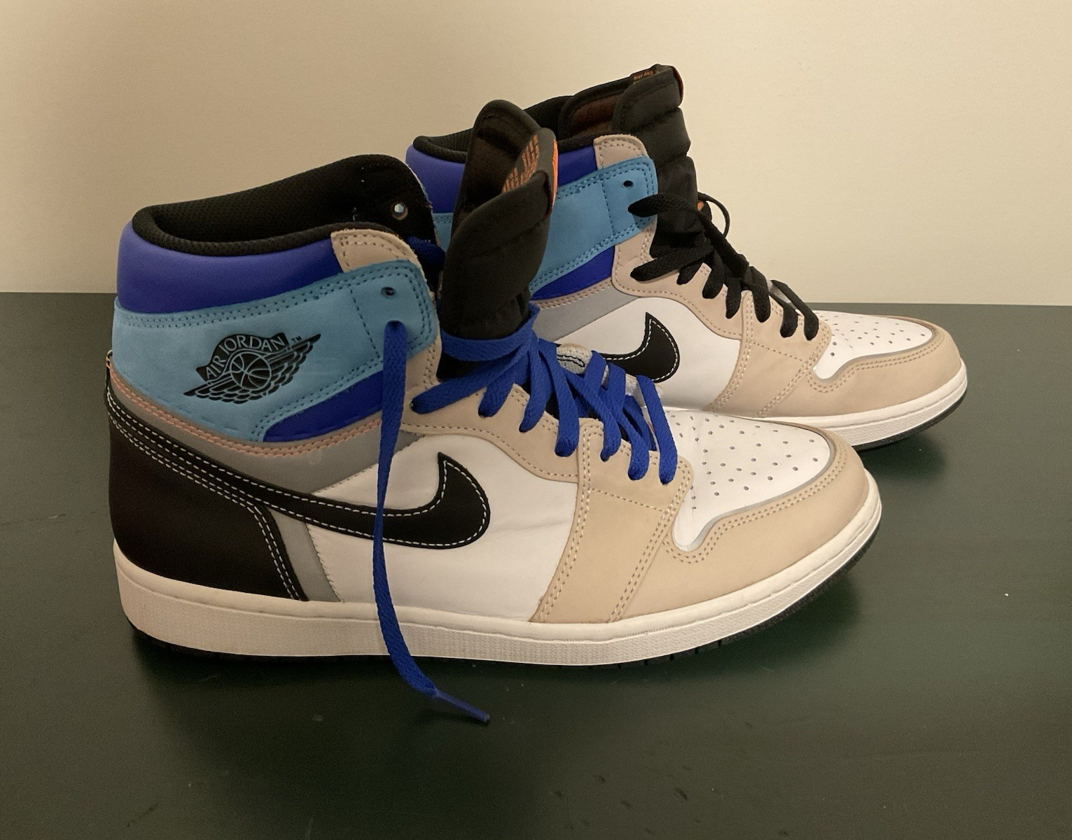 Jordan Air Jordan 1 Mens High Top Colorblock Lace Up Beige White Black Blue