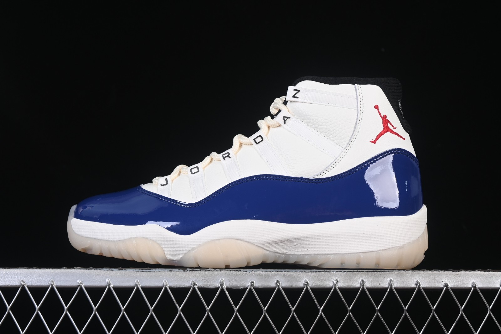 Air Jordan 11 Retro Rare Air IH0296-400