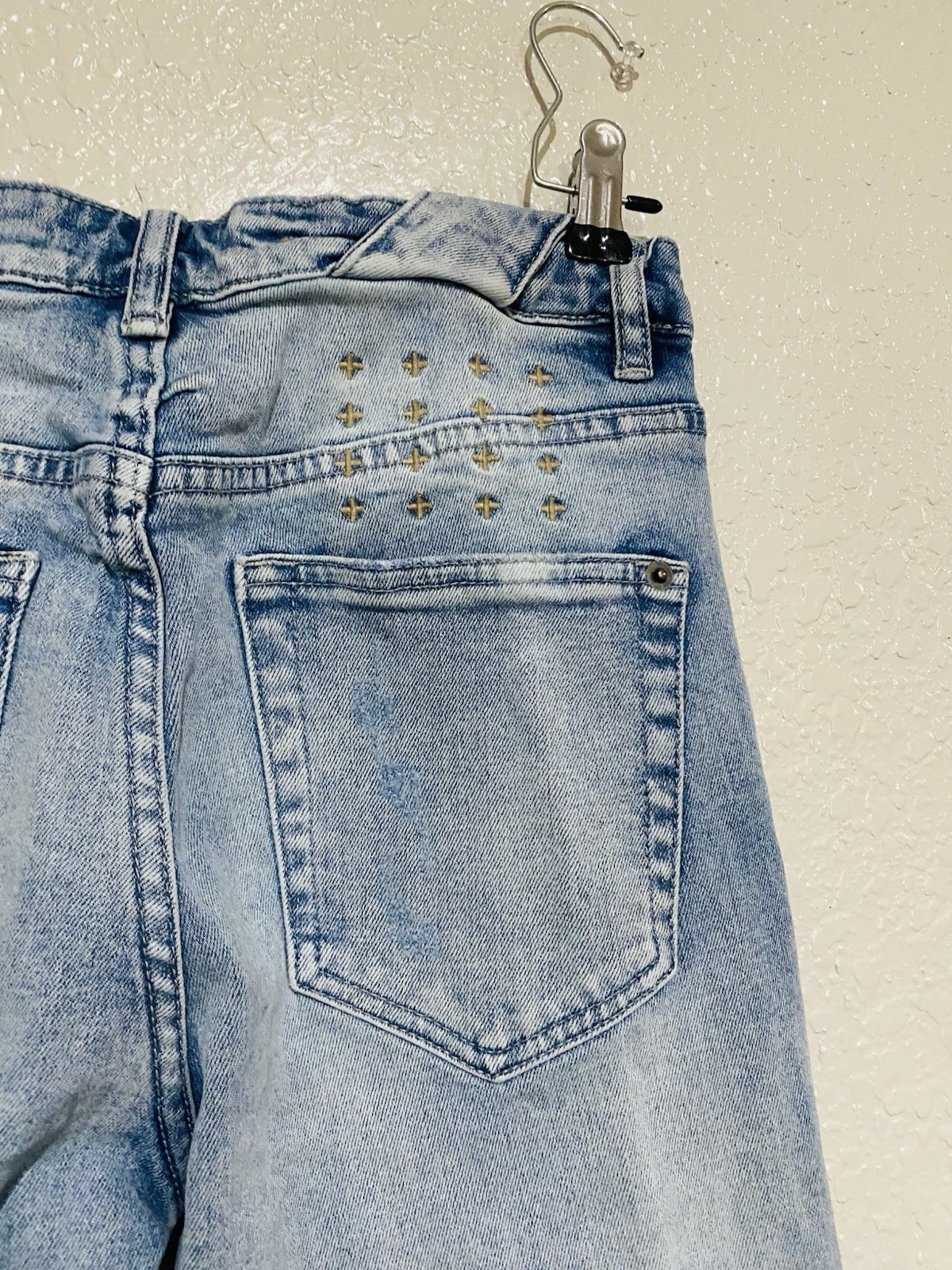 Ksubi Women’s Light Wash Distressed Skinny Stretch 5-Pocket Logo Jeans