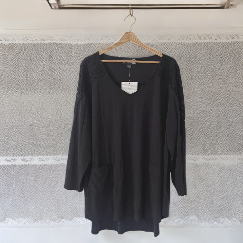 Antthony Original Women’s Tunic Top 3X Black V- neck Slinky Knit Boho Lace NWT