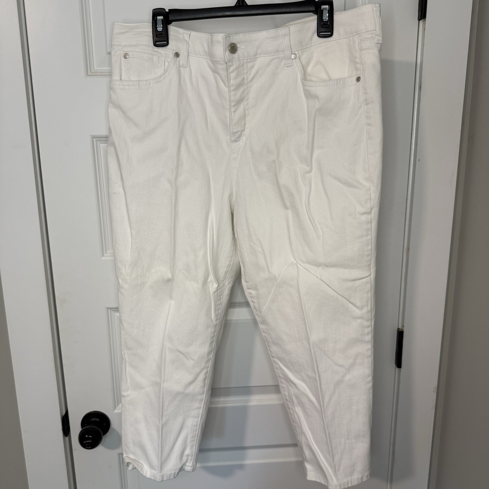 KIM ROGERS Capri White Denim Straight Leg 5-Pocket Tummy Control Stretch Sz 16W