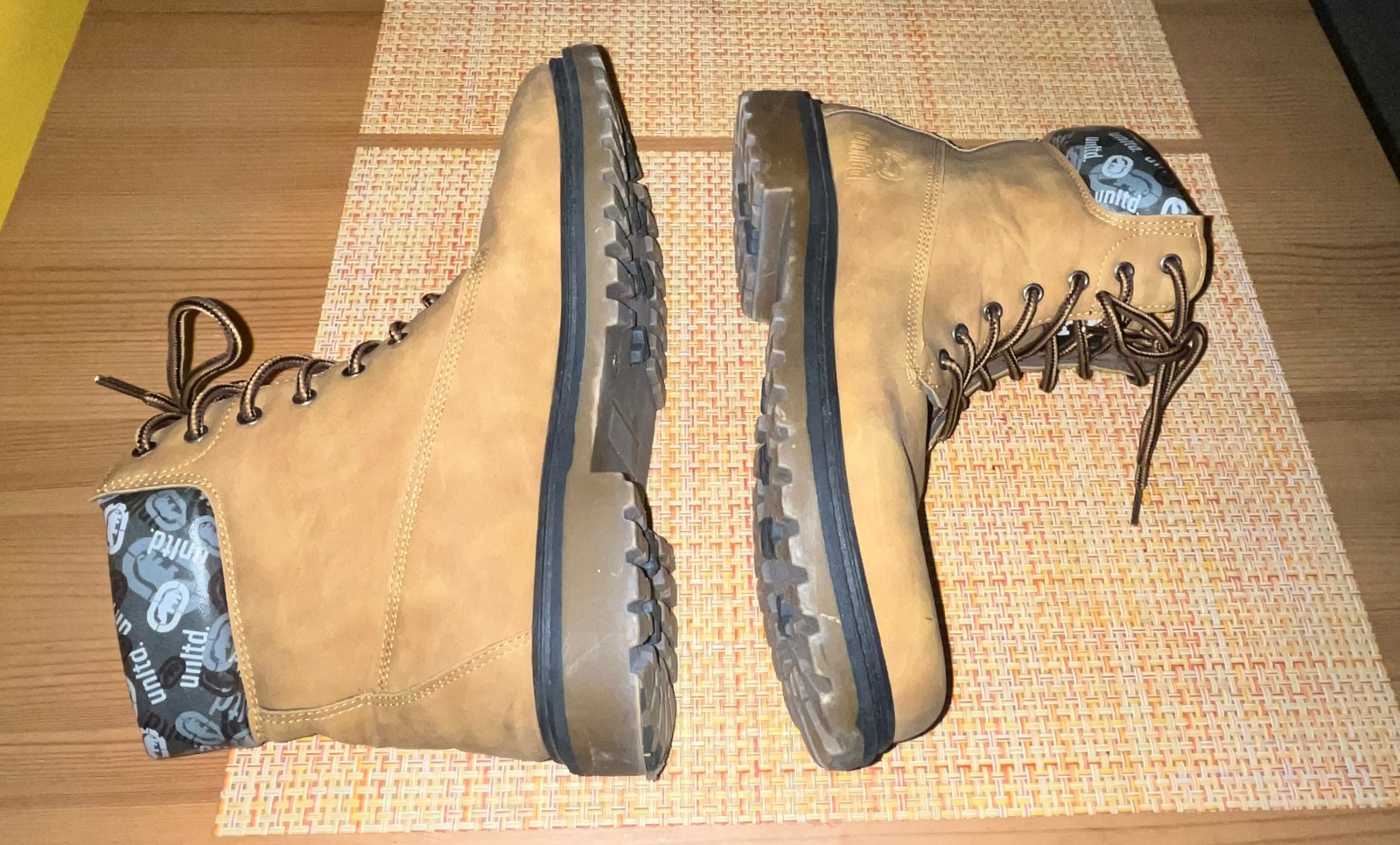 Ecko UNLTD Sz 8.5 Men’s Beige Classic Boots Trent -07M