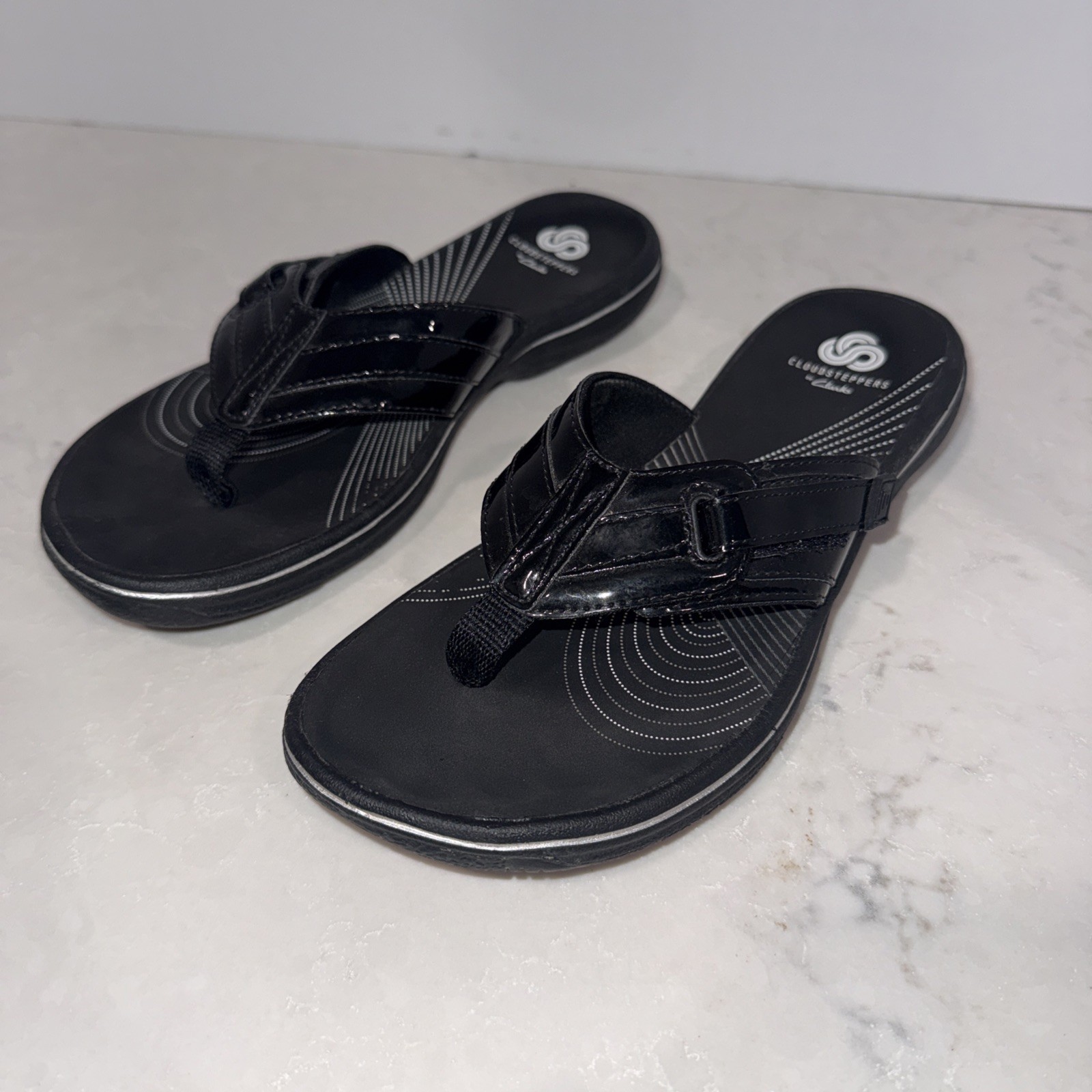 Clarks Brinkley Floral Flip Flop Sandals Black Women’s 7 Cloudsteppers.