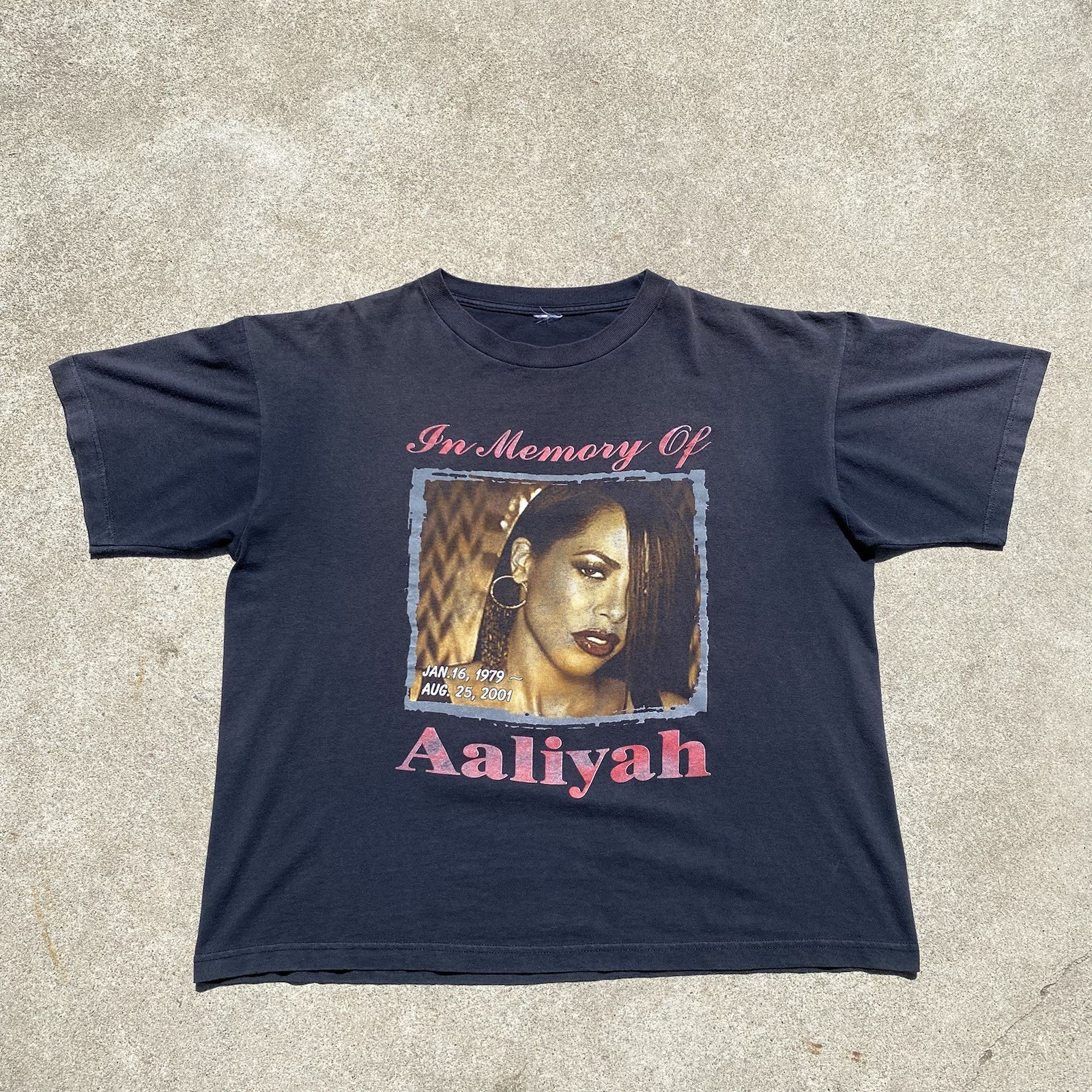 2001 Aaliyah Try Again Memorial Rap Tee Style T Shirt Size XL Boxy 26×27.5