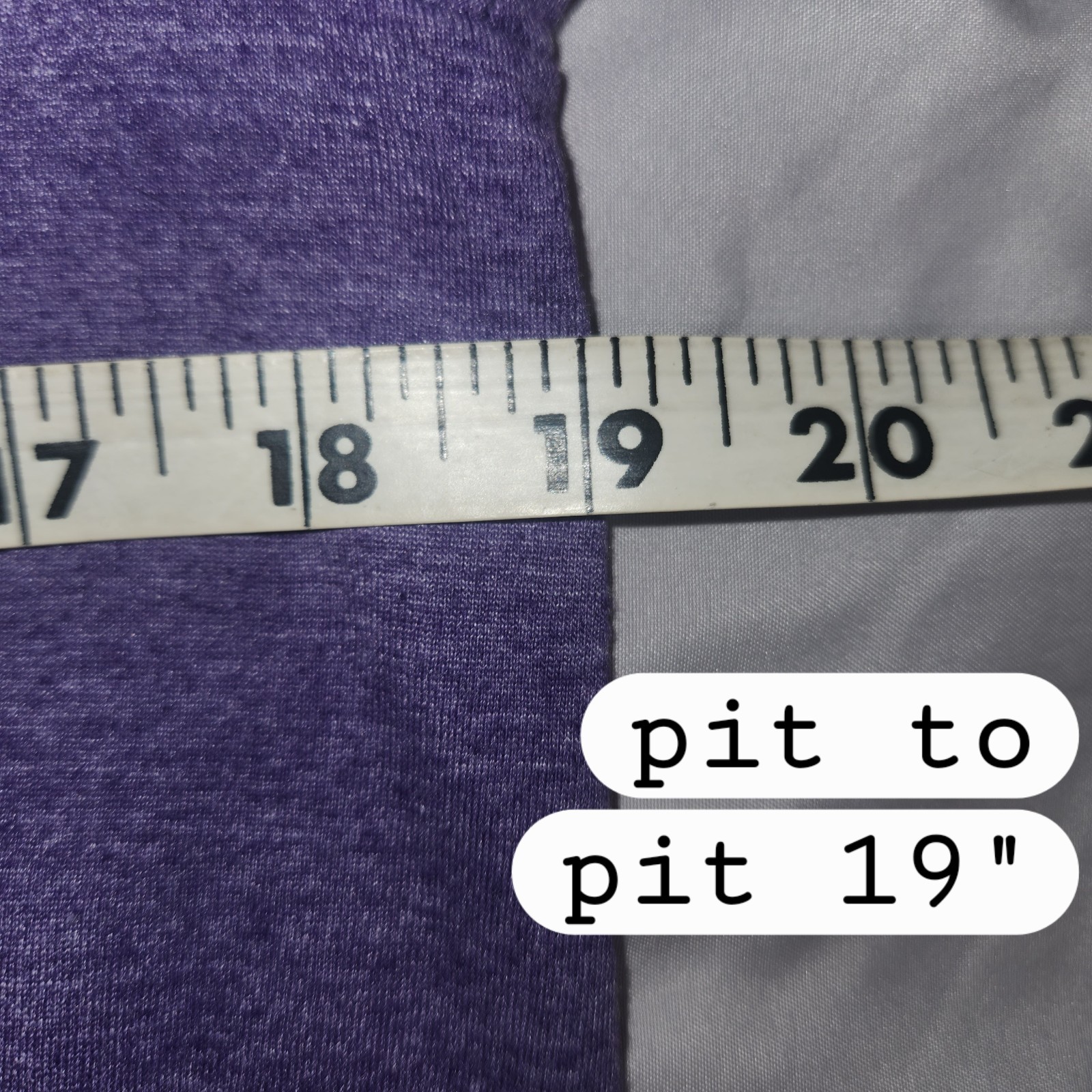 Gildan Softstyle Purple Size M Regular Crew Neck Short Sleeve Cotton Tee Heart