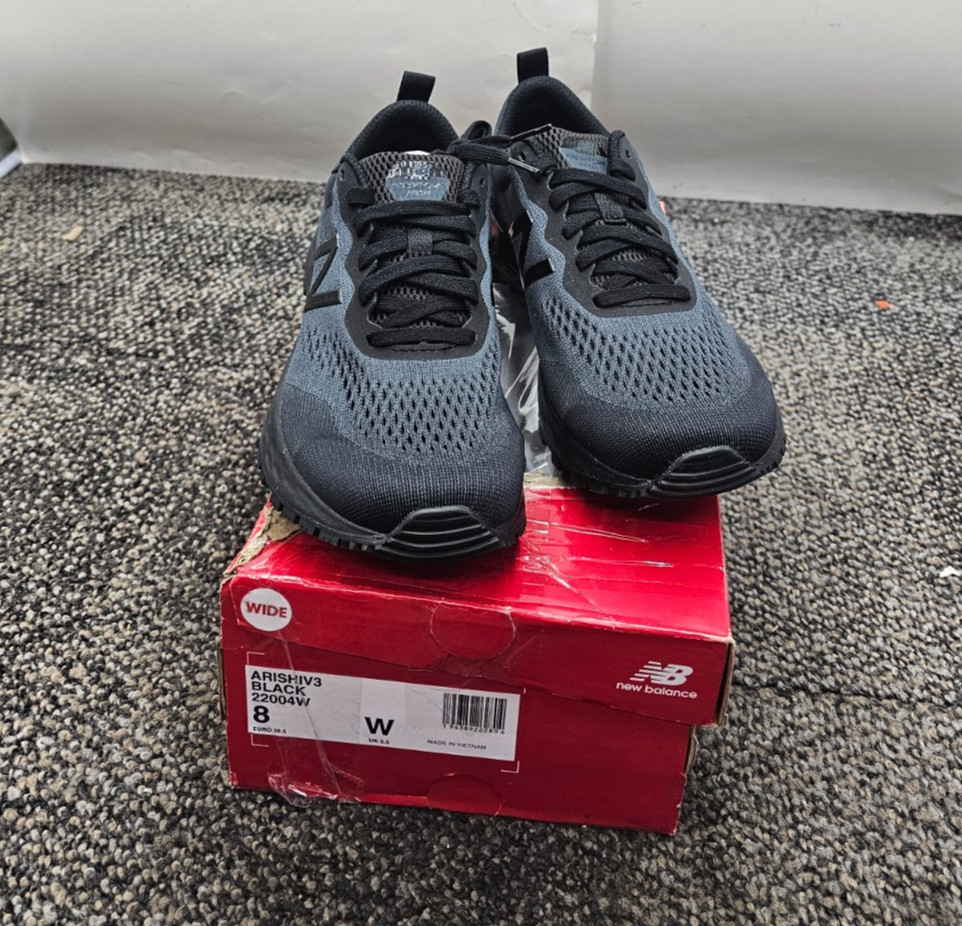 New Balance Arishi v3 Black 22004W 8 W Size Breathable mesh, synthetic upper