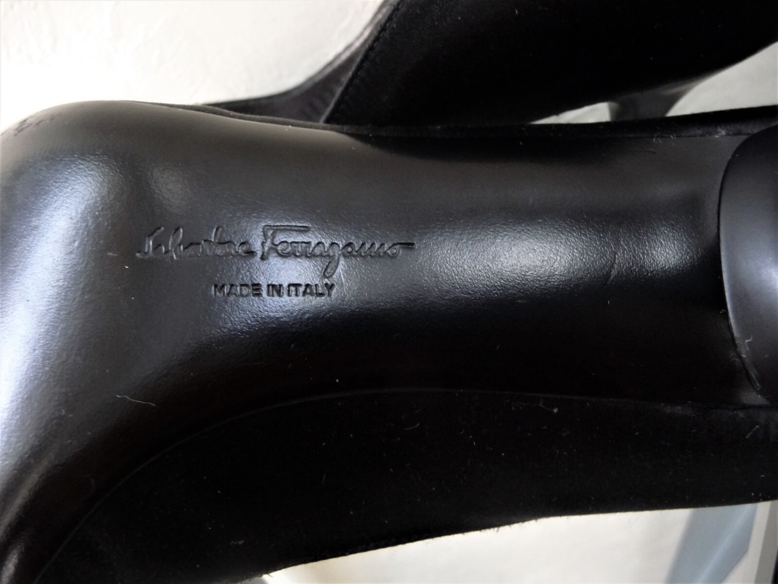 BEAUTIFUL $685 SALVATORE FERRAGAMO BLACK SATIN PEEP TOE EVENING HEELS SHOES 6.5B