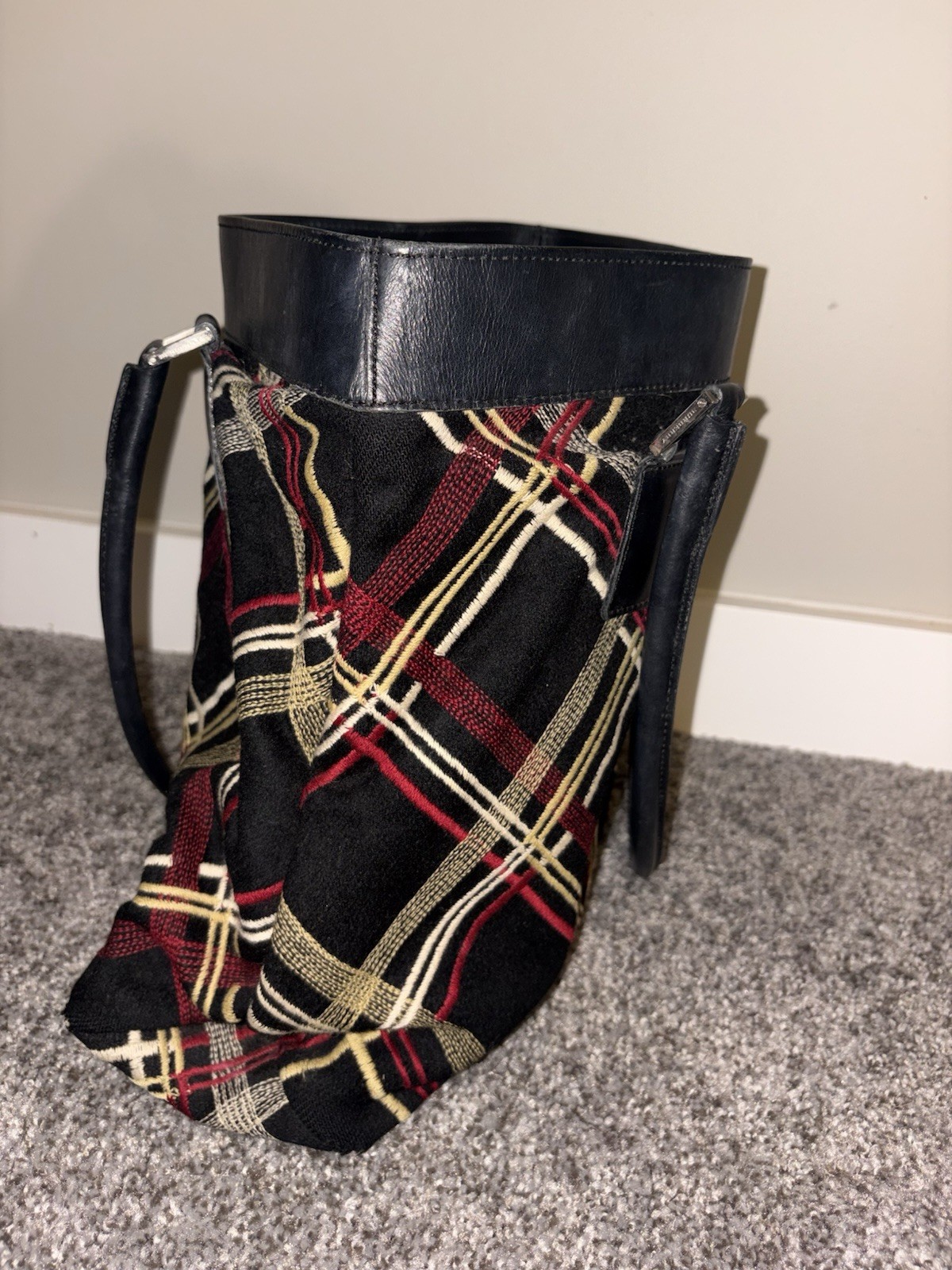 Burberry Plaid Tote Bag Black Red Beige Magnetic Zip Double Handles Pockets