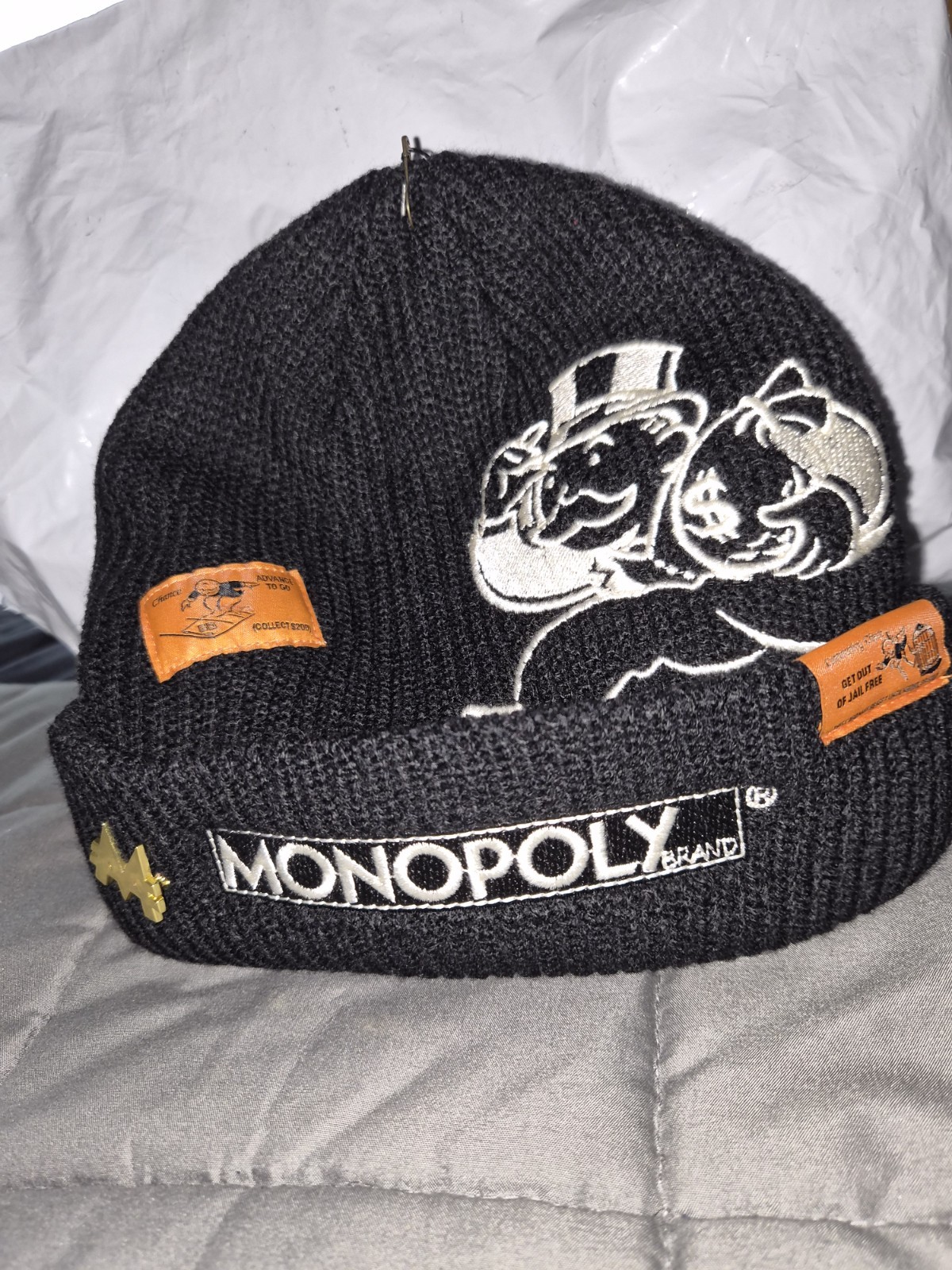 MONOPOLY SECURE THE BAG BEANIE MENS HAT (BLACK/CREAM)