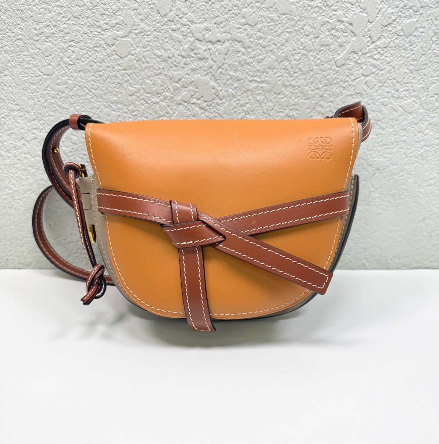 Loewe Pre-Owned Authentic Saddle Bag Caramel Free Tracked Shipping