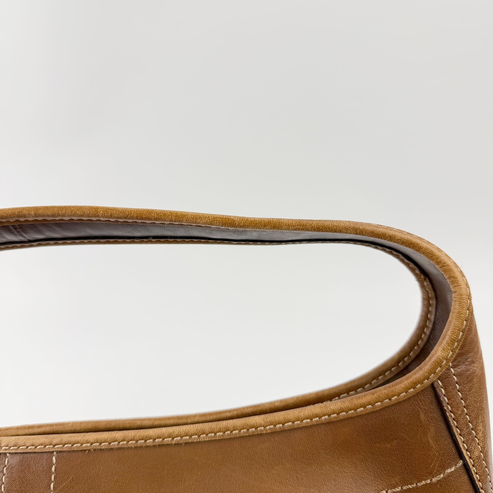 COACH Vintage Brown Leather Shoulder Bag Gold Hardware 11.4in HboC260603a04
