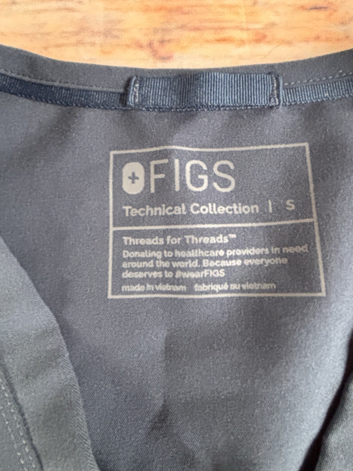 FIGS Scrubs Octavia Maternity Top Dark Harbor Size Small