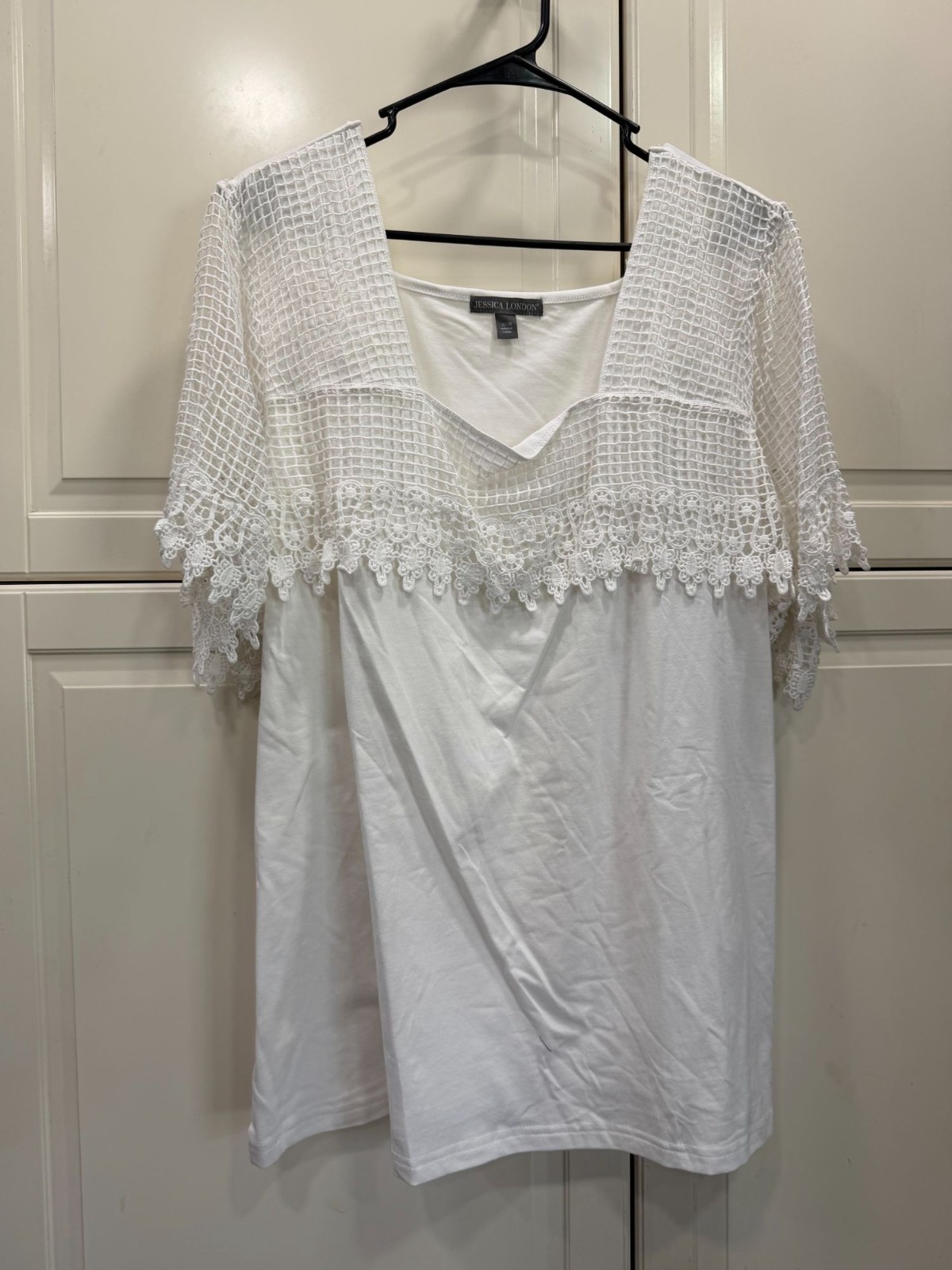 Jessica London White Crochet Overlay Plus Size Top 26/28 Short Sleeve V-Neck