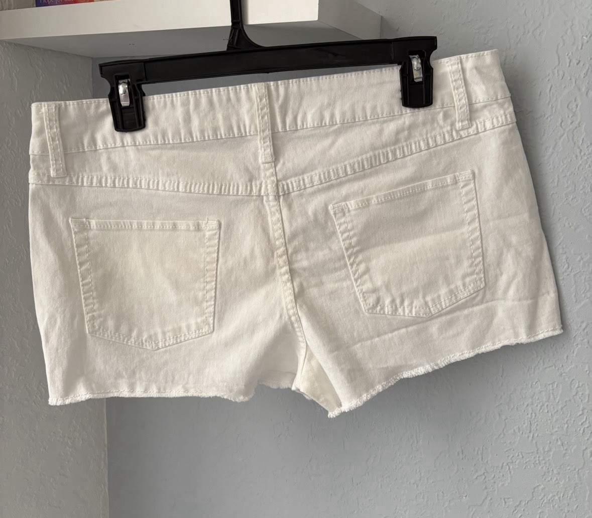 No Boundaries White Denim Shorts Size L (13) Frayed Hem Summer Jean Shorts