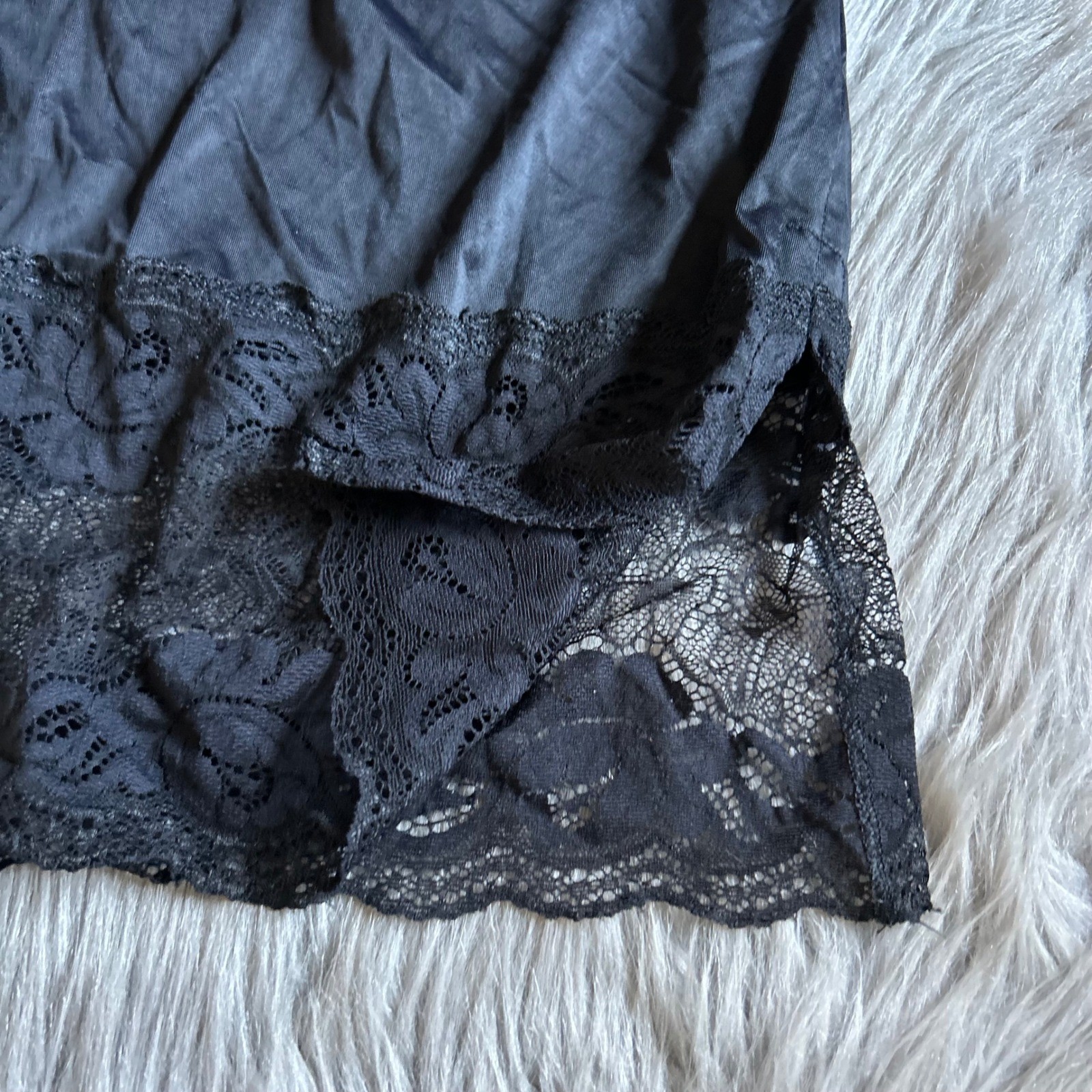 Vanity Fair Radiant Collection Half Slip Women’s Size Medium 18″ Black Lace