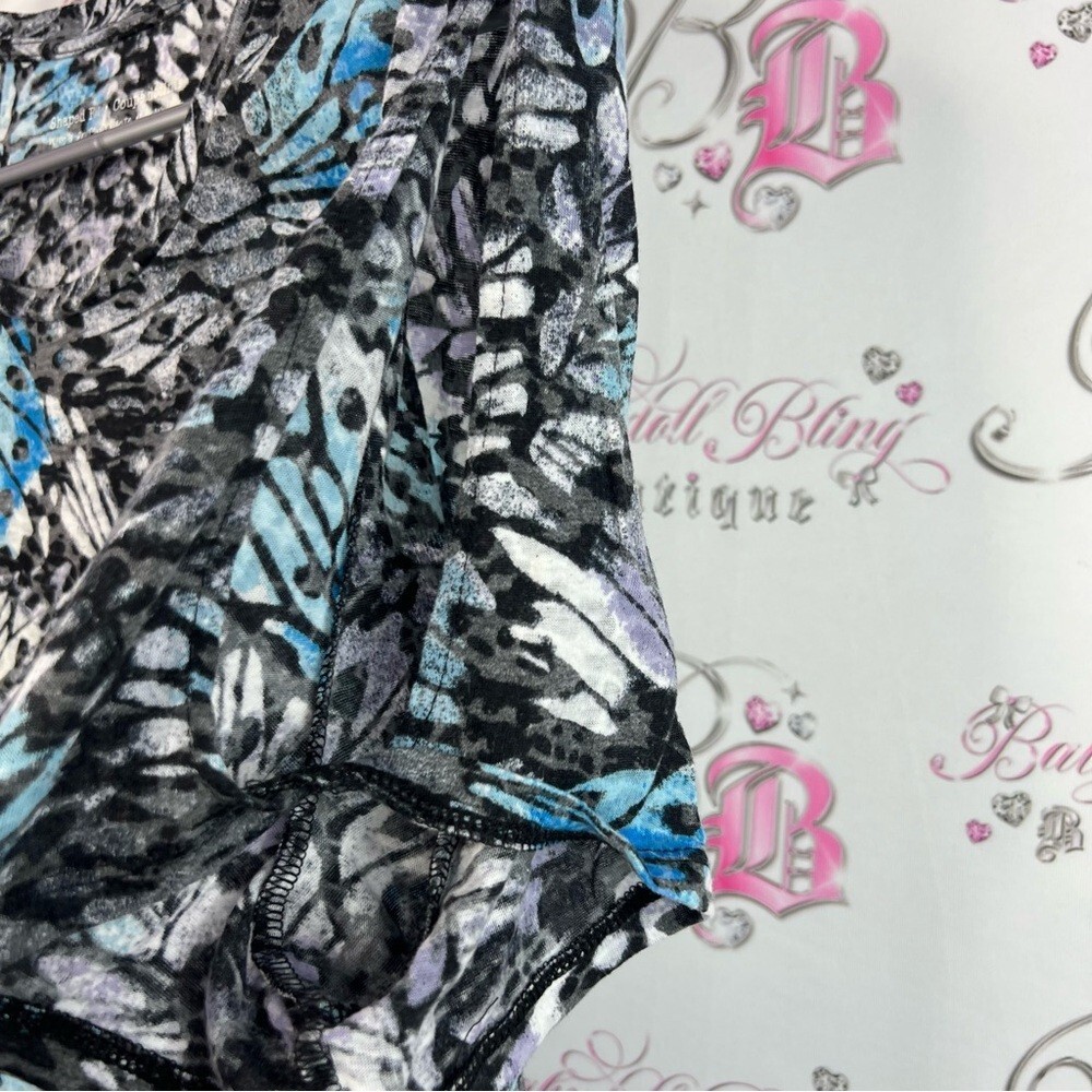 Witty is pretty tshirt butterfly 🦋 wings Elegant Black and Blue Patterned Top