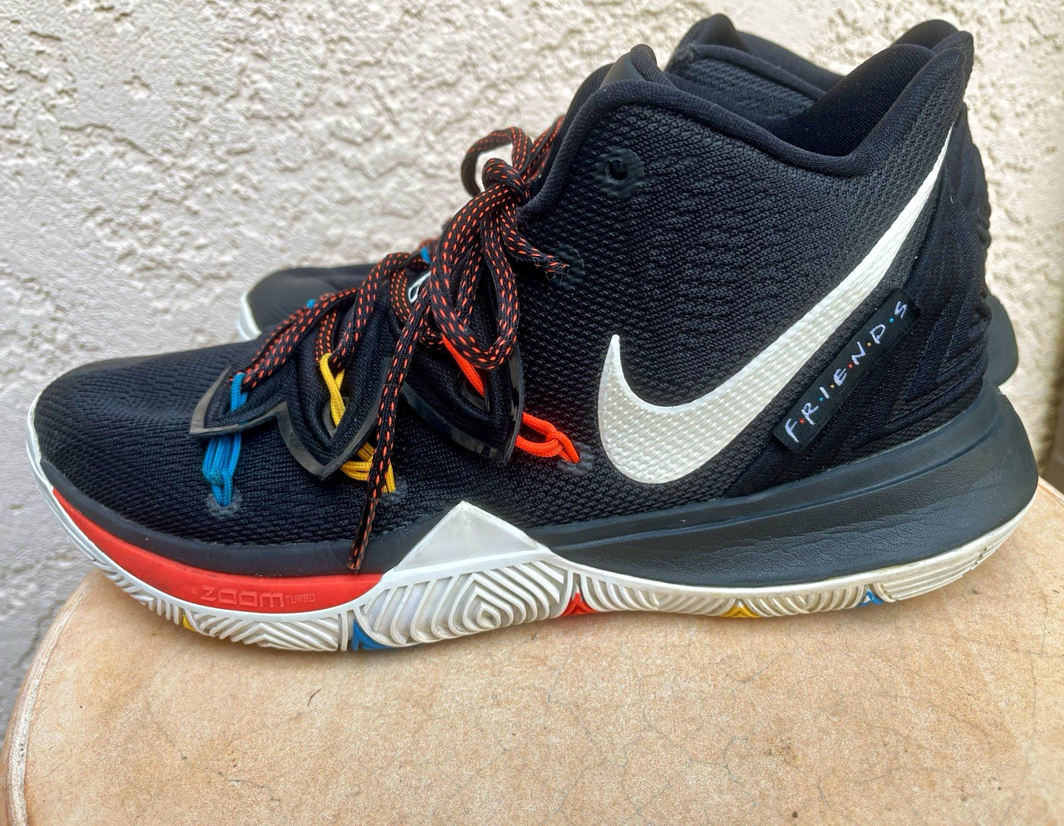 Nike Kyrie 5 X Friends Sitcom Collab Mens Size 10.5 Rare Y2K Vibes Black Multi