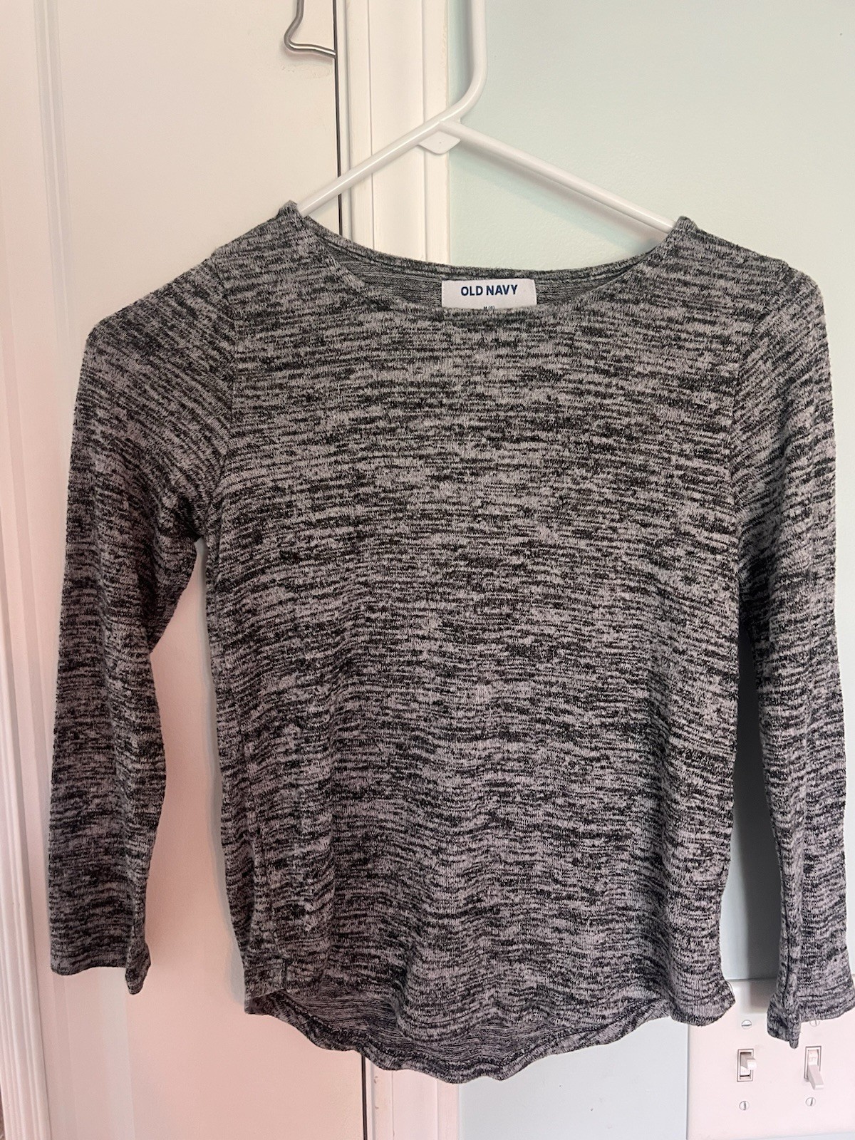 Girls Medium Size 8 Old Navy Long Sleeve Shirt Black And Gray Cozy Fall/Winter