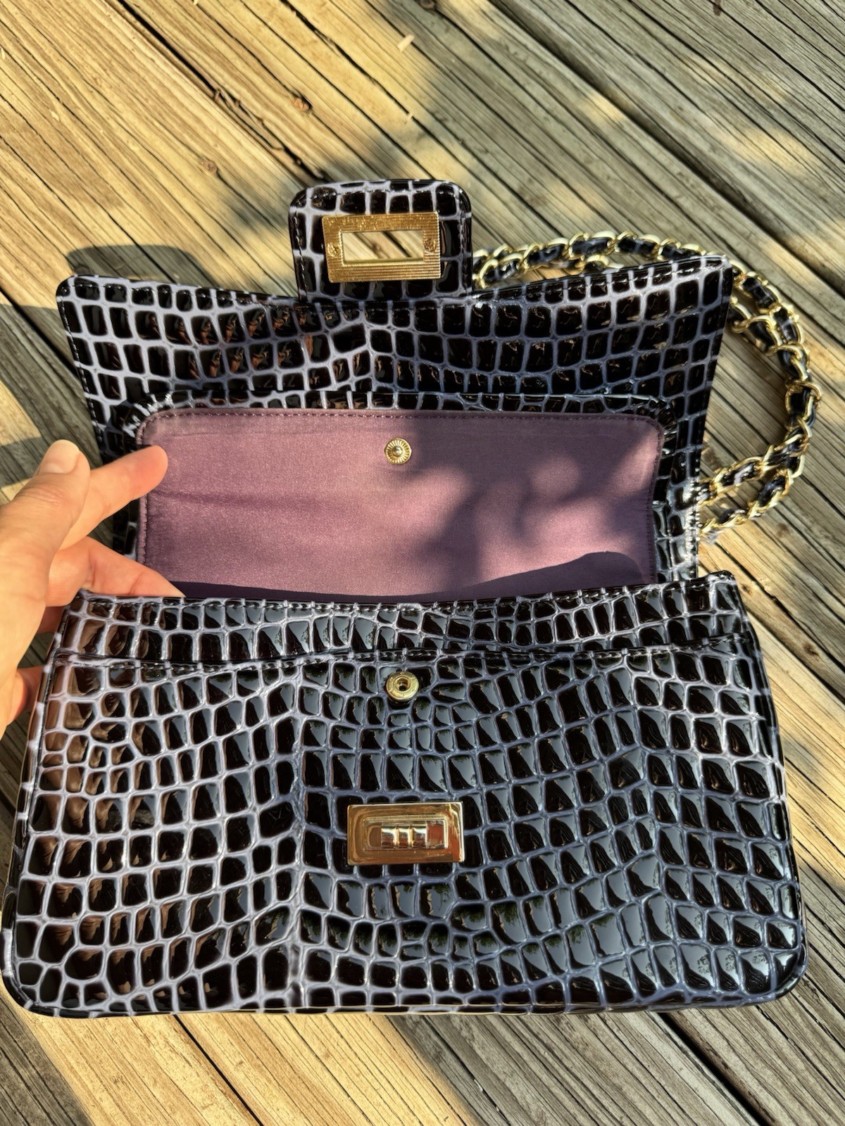 Black Crocodile Pattern Glossy Shoulder Bag Gold Chain Strap Turn Lock, Pockets