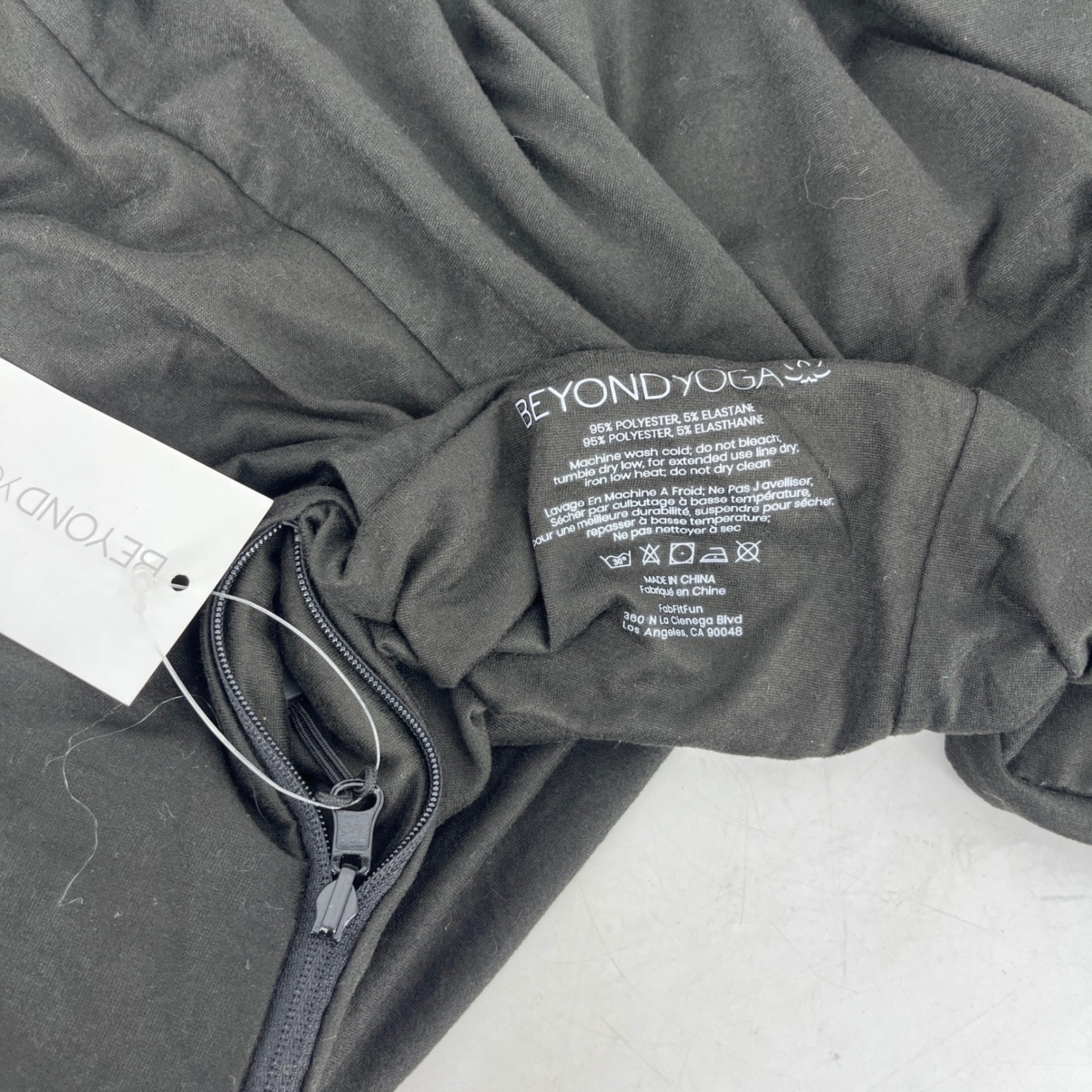 Beyond Yoga NWT Black Pocket Infinity Scarf Hidden Zipper Travel Versatile