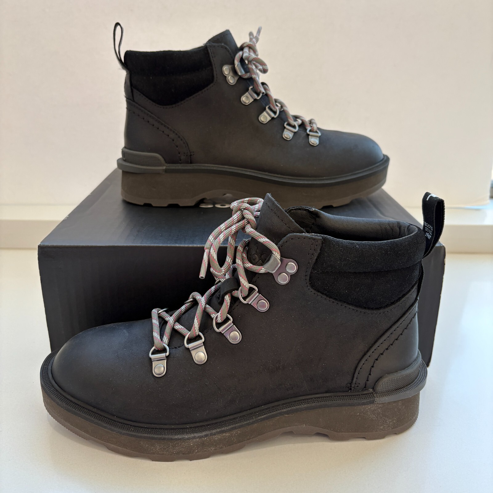 Sorel Hi-Line Hiker Boots Leather Lace Up Booties Black Jet Size 7 NEW
