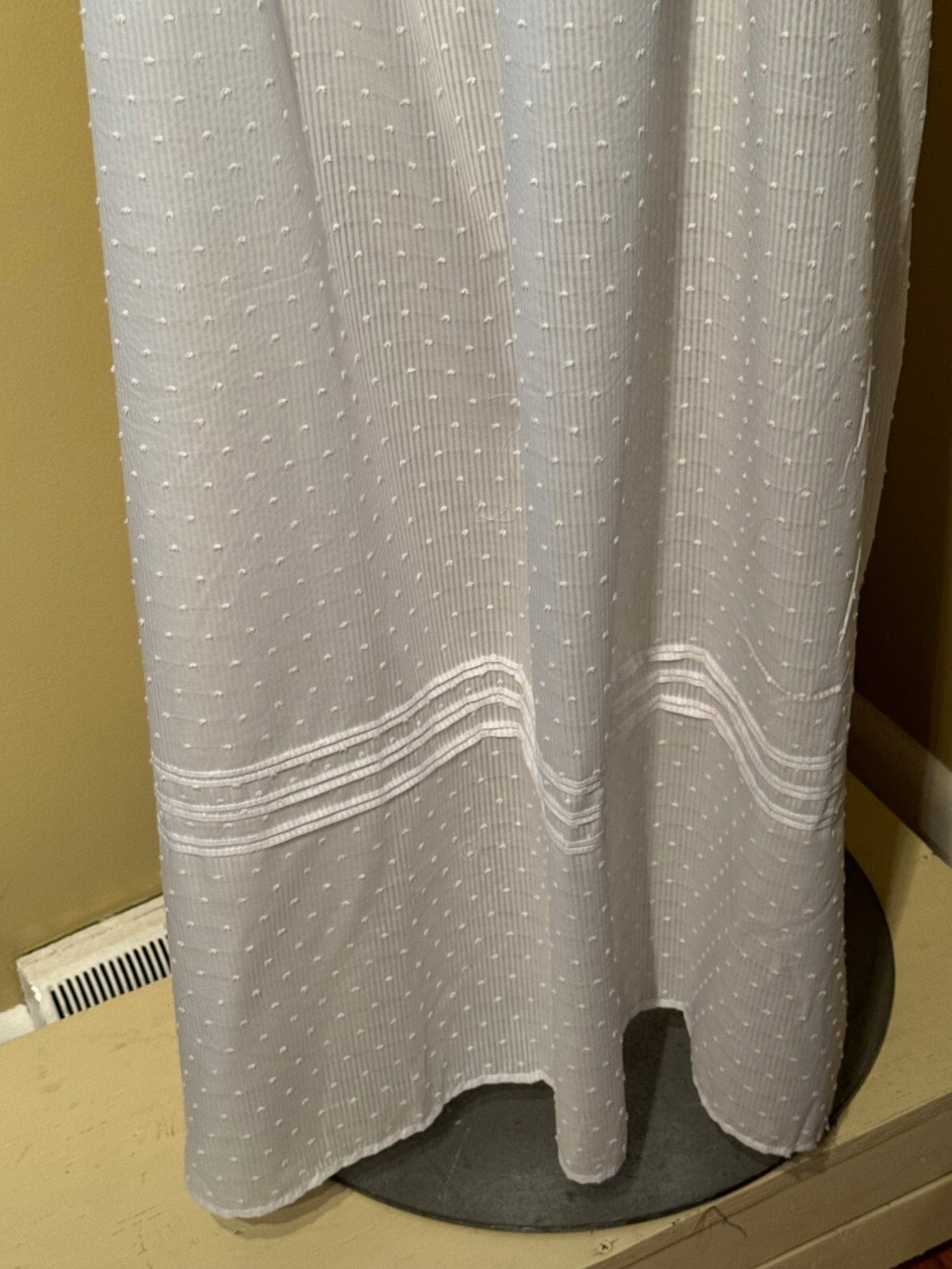 EILEEN WEST E5625044 ~ WHITE ~ SLEEVELESS CLIP DOT BALLET NIGHTGOWN ~ MEDIUM