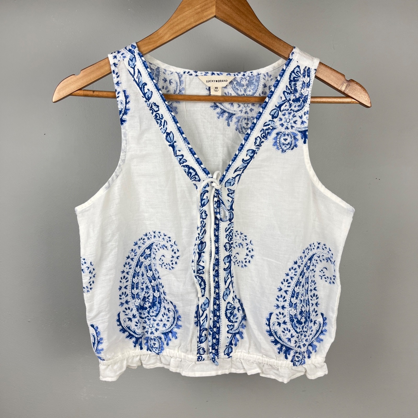 Lucky Brand Boho Sleeveless Top Womens XS Blue White Paisley Print Peasant