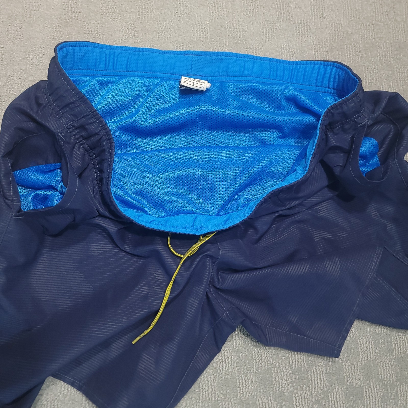 Nike Core Camocean 7″ Volley Swim Shorts Mens XL Trunks Blue Yellow