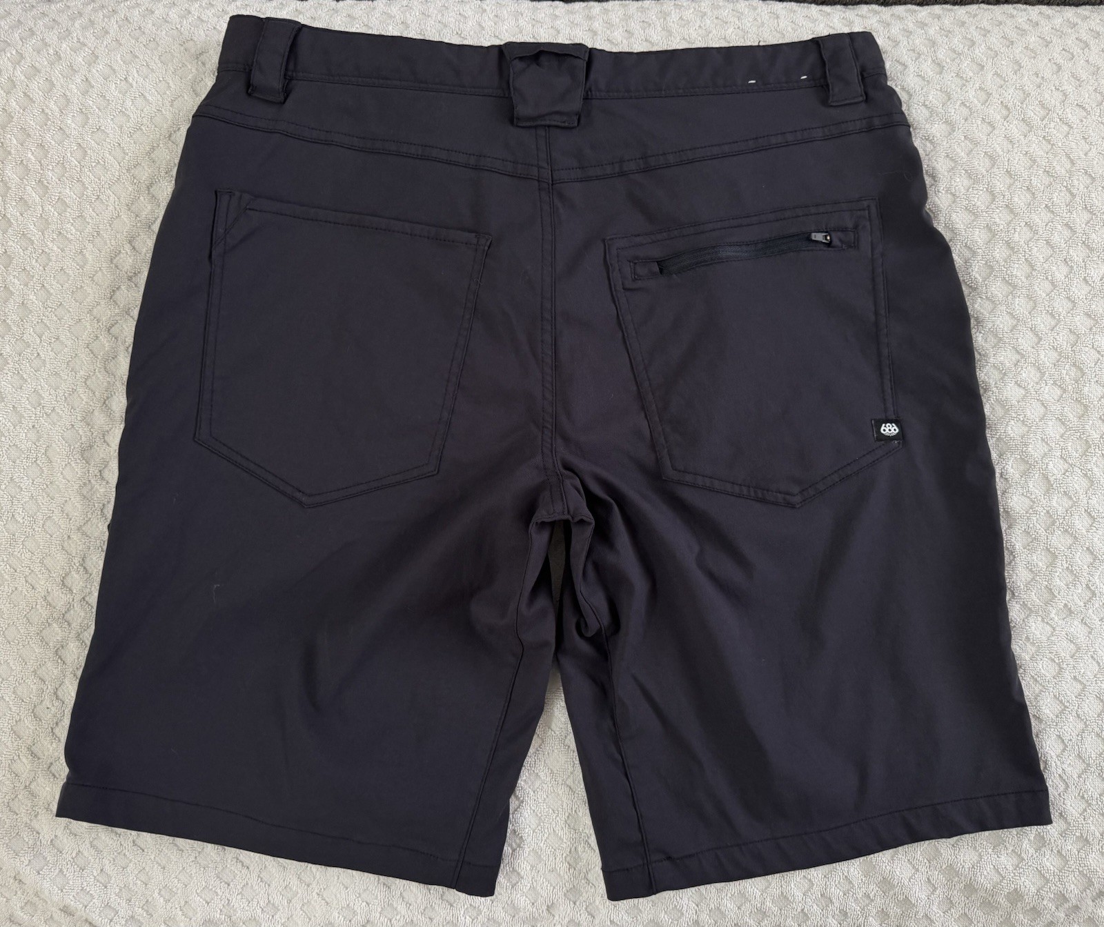 686 Everywhere Hybrid Short Relaxed Fit Size 34 Navy Blue 11” Inseam 10 Pockets